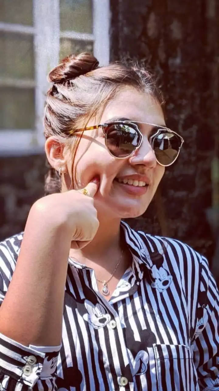 Nazriya HD, sunglasses, striped shirt, HD Phone Wallpaper