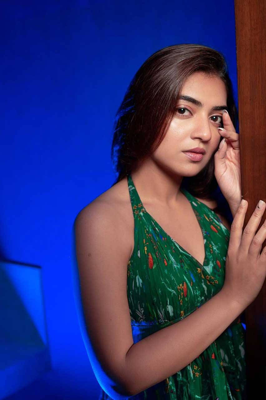 Nazriya, green dress, floral dress, HD Phone Wallpaper