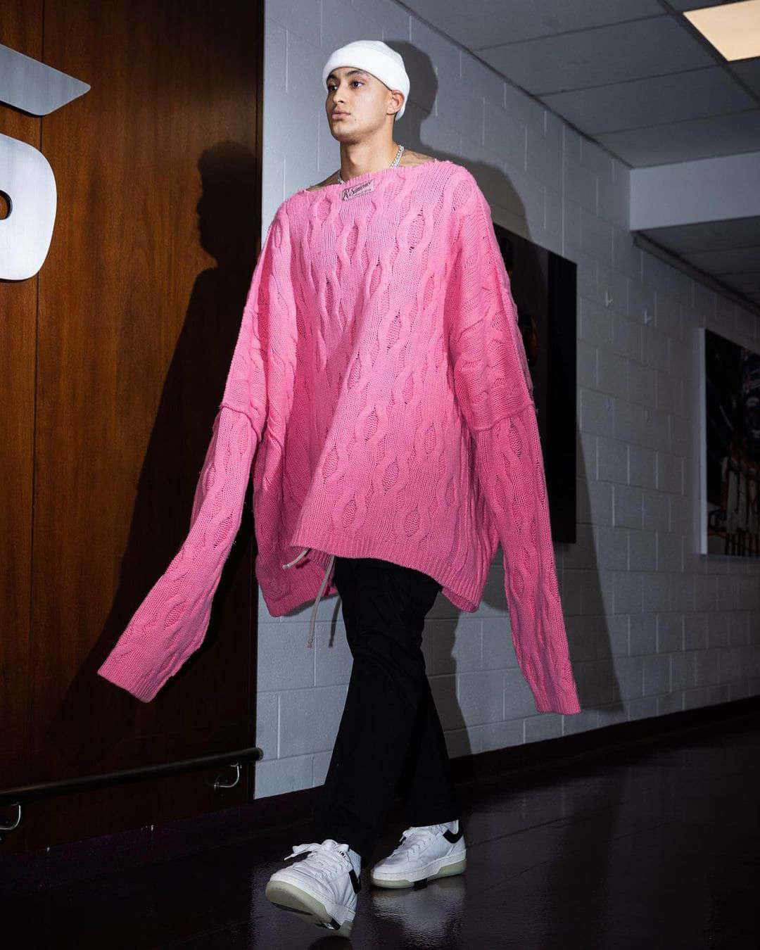 NBA Player, pink oversized sweater, cable-knit sweater, HD Phone Wallpaper