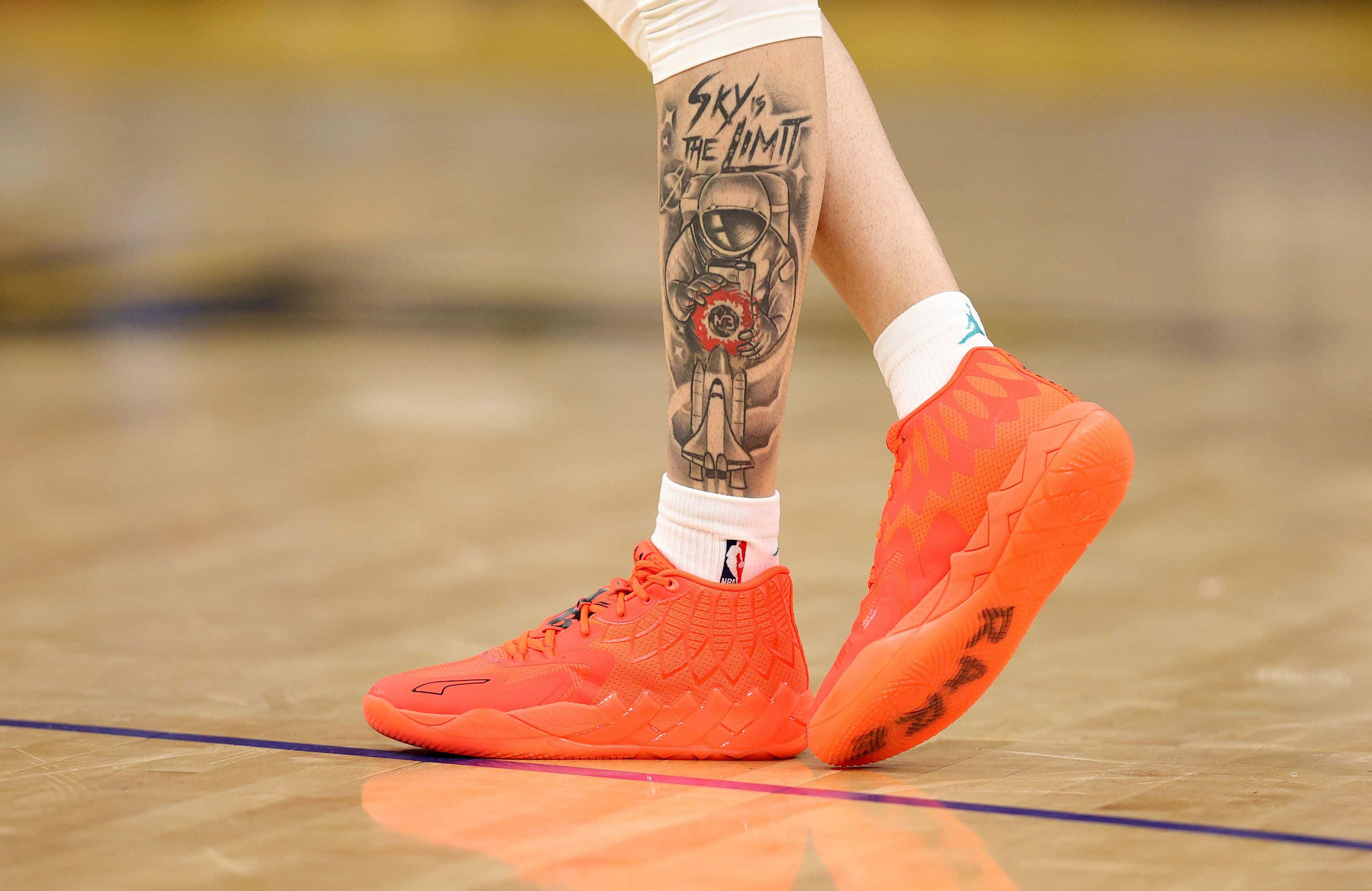 basketball player, orange sneakers, tattooed leg, 2K Desktop Wallpaper