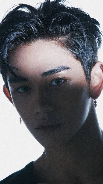 Nct Lucas, dark hair, piercing eyes, SD Phone Wallpaper