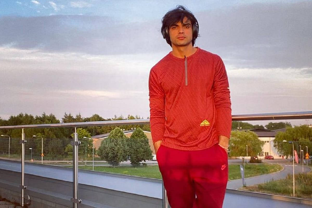 Neeraj Chopra, red tracksuit, dusk, SD Desktop Wallpaper