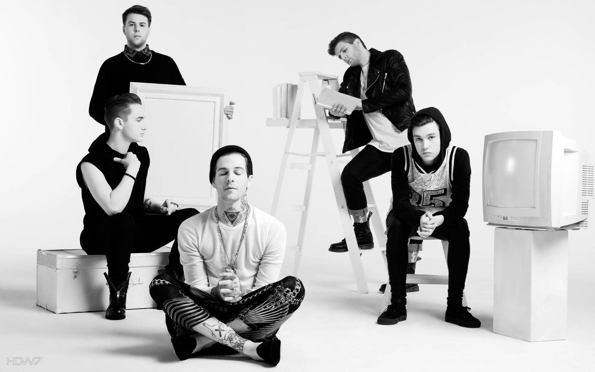 The Neighbourhood, black and white, vintage TV ladder, Full HD Desktop Wallpaper