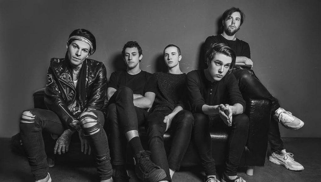 The Neighbourhood, gloomy room, leather couch, SD Desktop Wallpaper