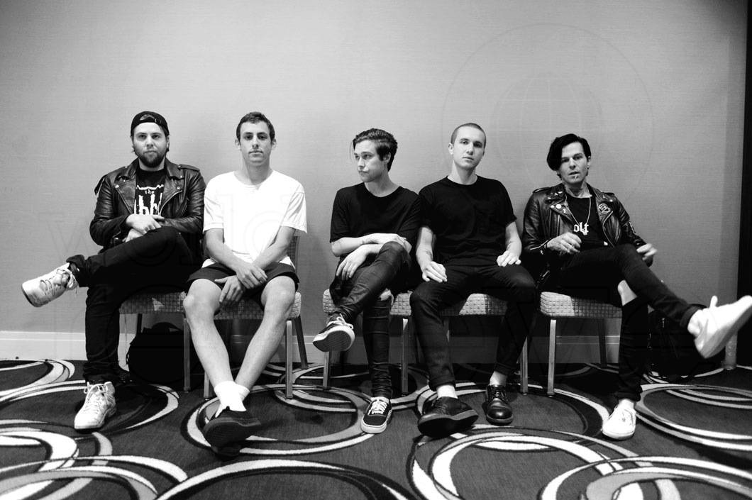 The Neighbourhood, stadium, plain wall, SD Desktop Wallpaper