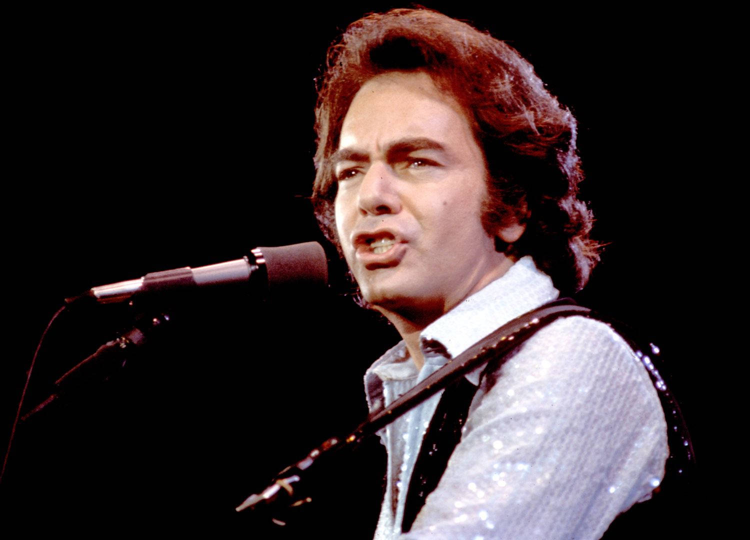 Neil Diamond, sequin shirt, sparkling white shirt, HD Desktop Wallpaper