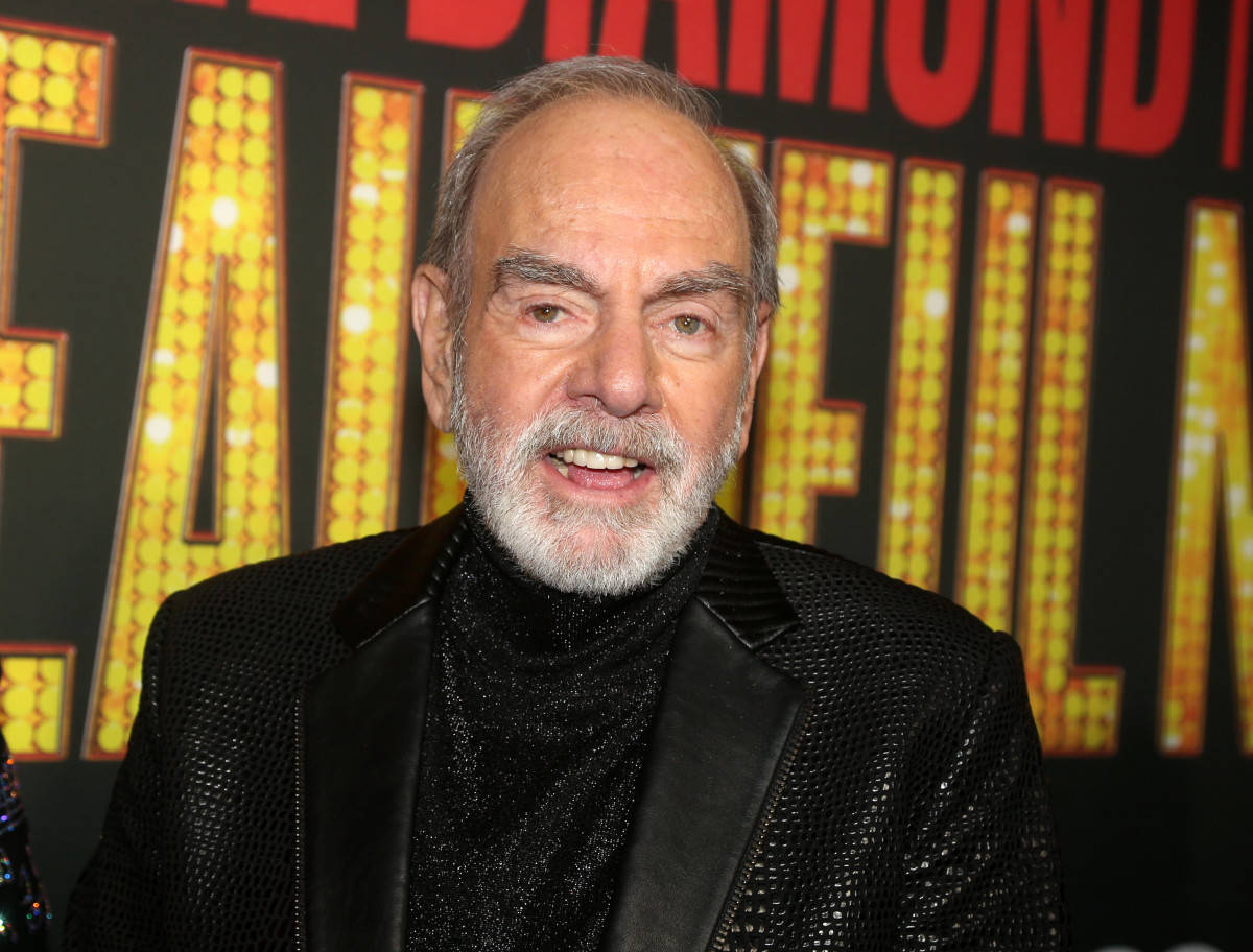 Neil Diamond, white beard, black textured jacket, SD Desktop Wallpaper