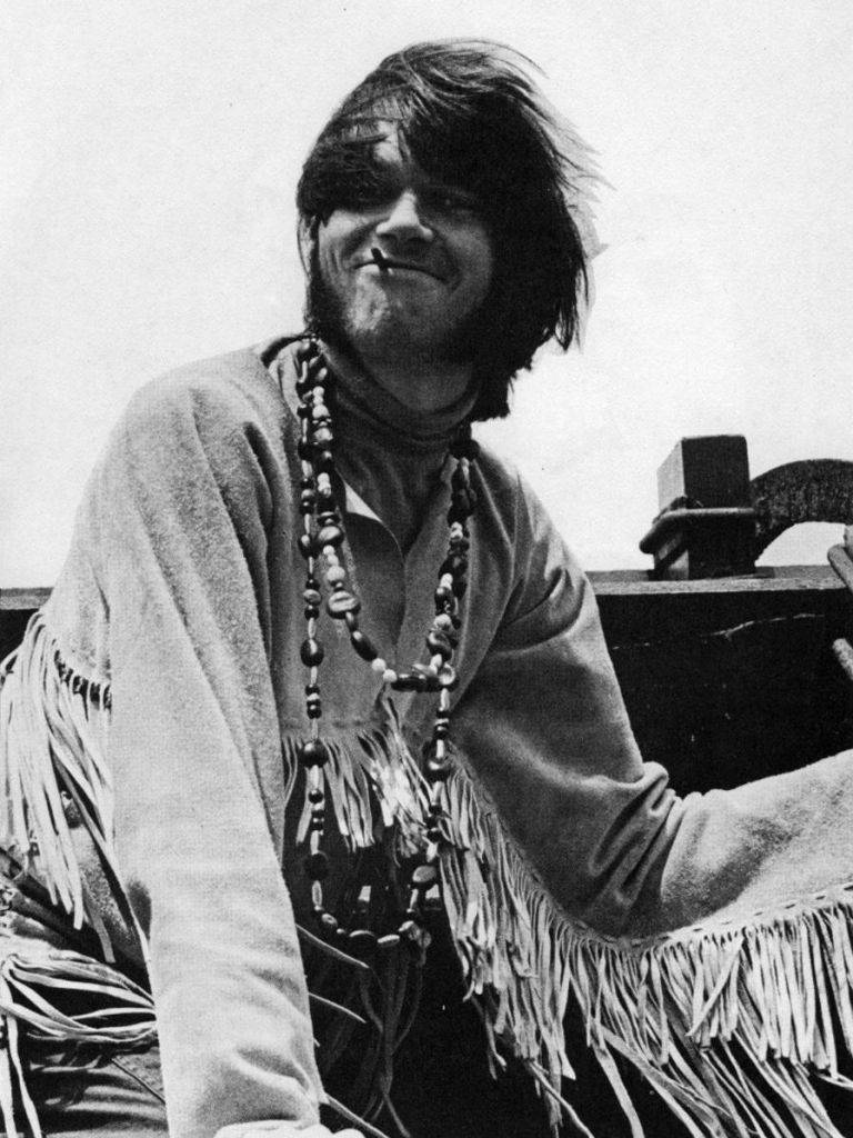 Neil Young, bohemian attire, fringed shirt, SD Phone Wallpaper