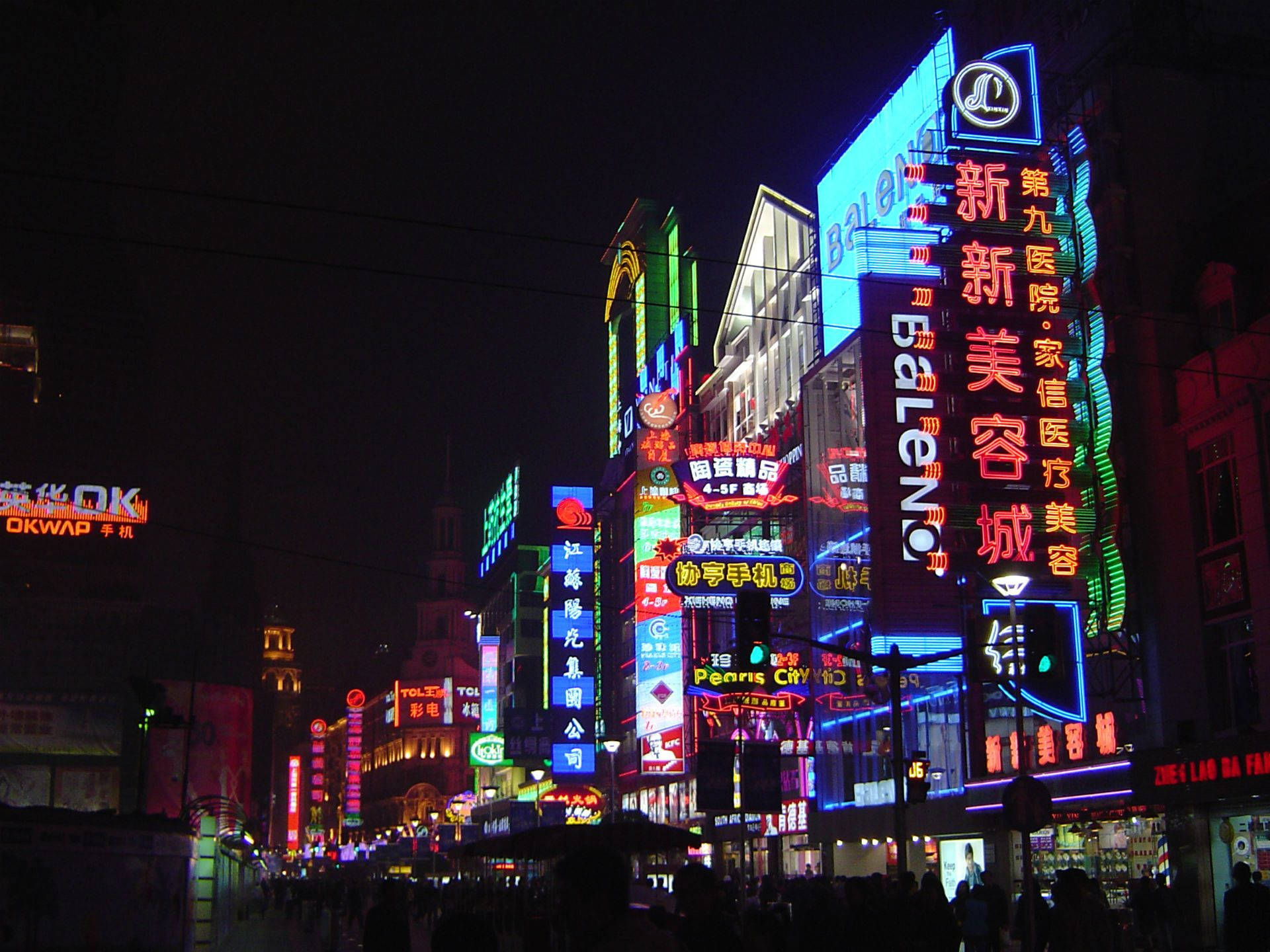 Neon City, neon signs, bustling city street, Full HD Desktop Wallpaper