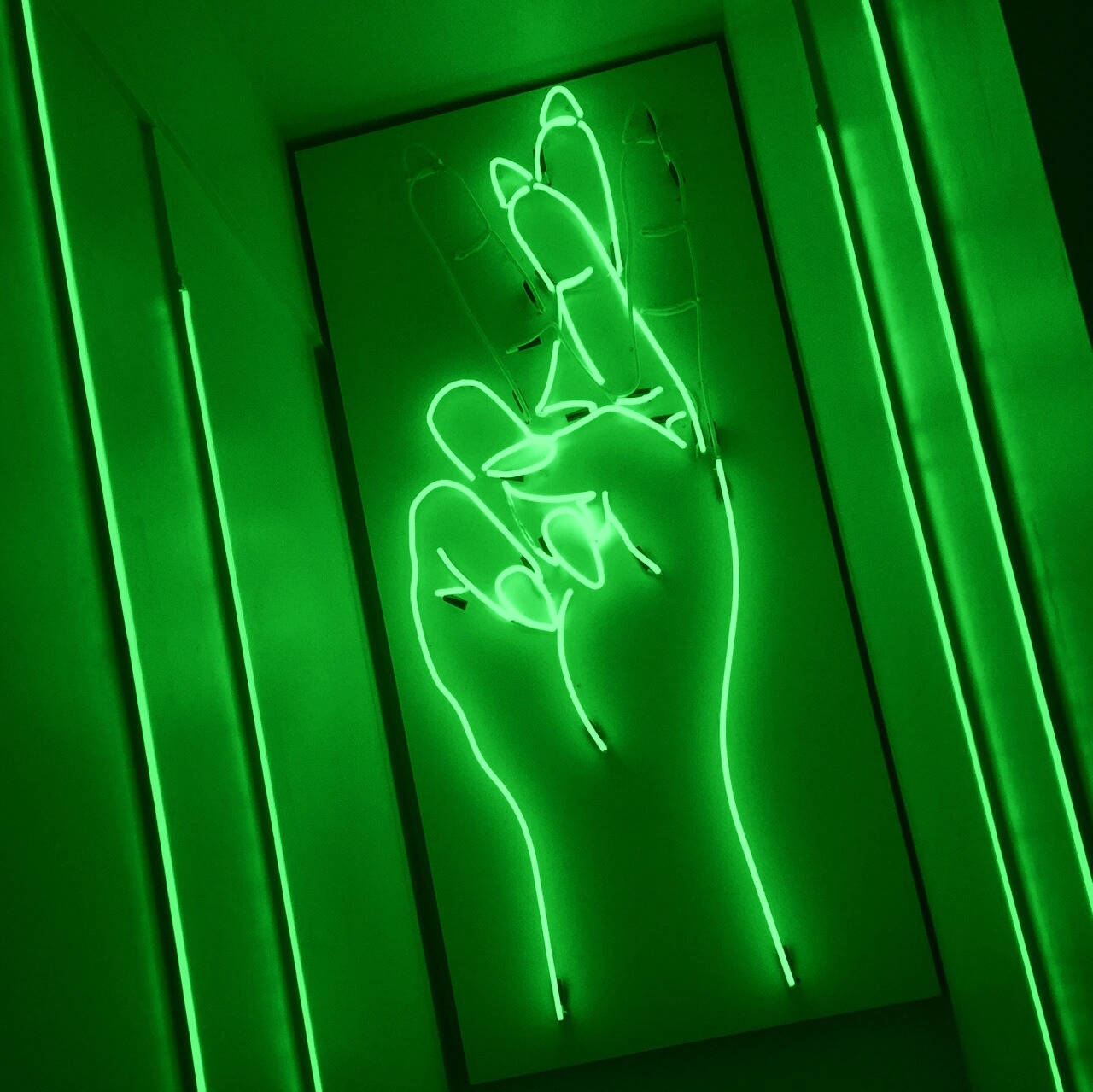 green aesthetic tumblr, crossed fingers, glowing green neon sign, HD Desktop Wallpaper