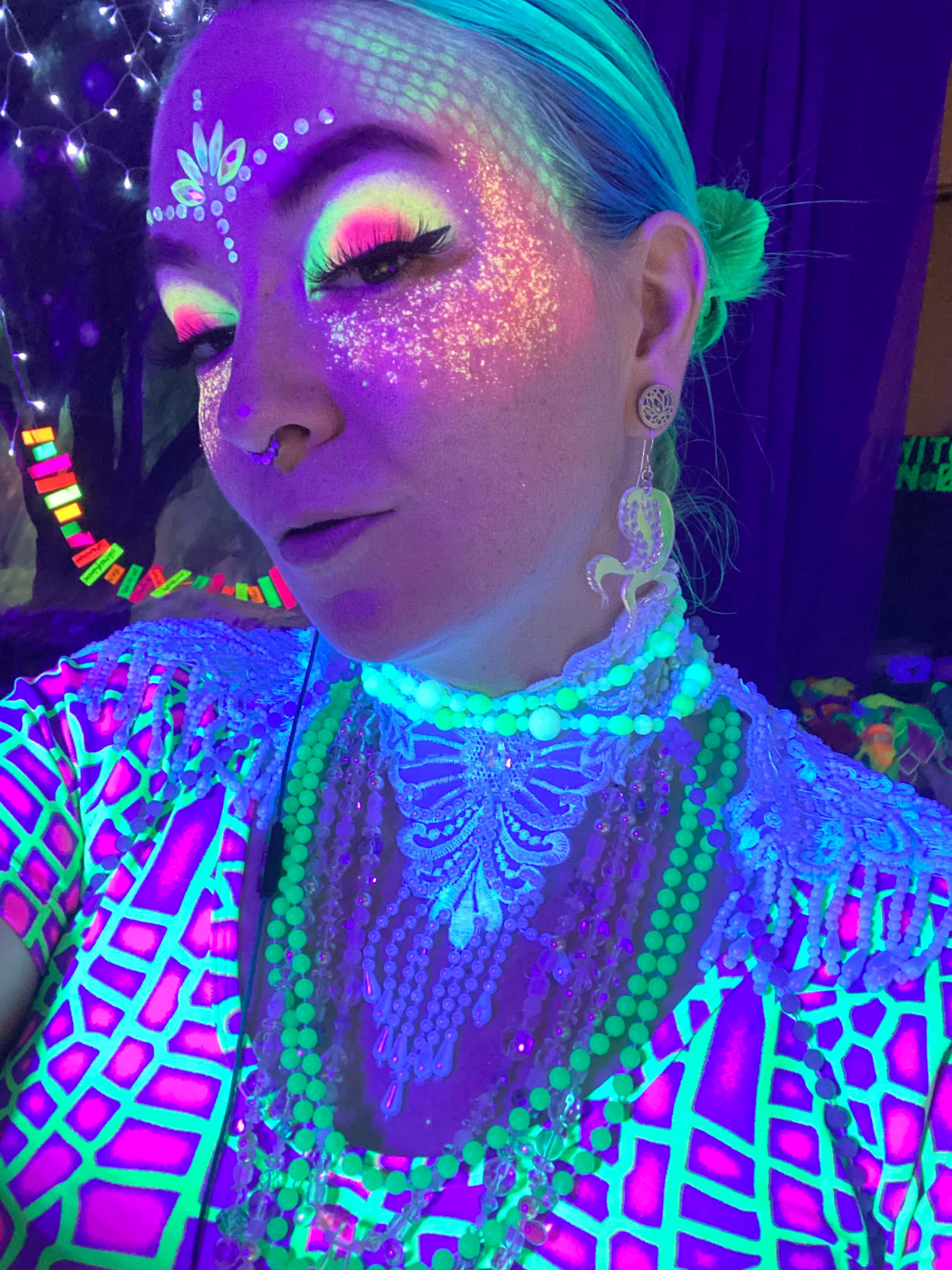 neon makeup, black light, glowing neon makeup, 2K Phone Wallpaper