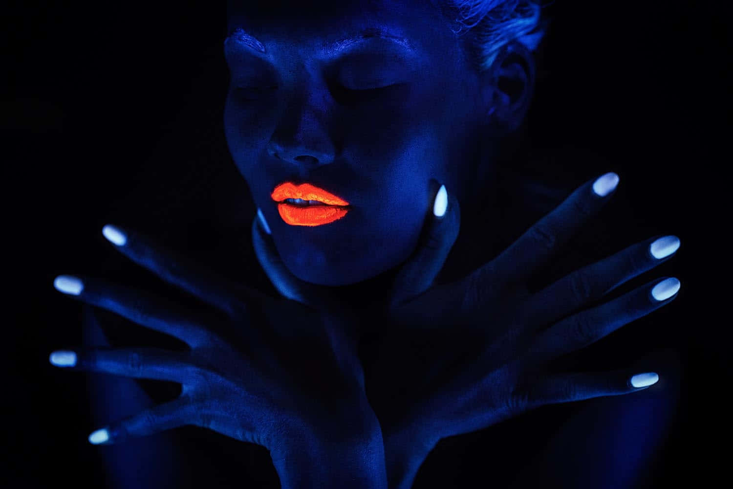 neon makeup, black light, vibrant blue skin, HD Desktop Wallpaper