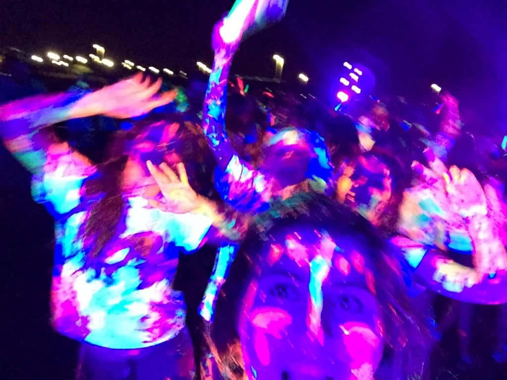 vibrant purple, blue lights, nighttime rave, SD Desktop Wallpaper