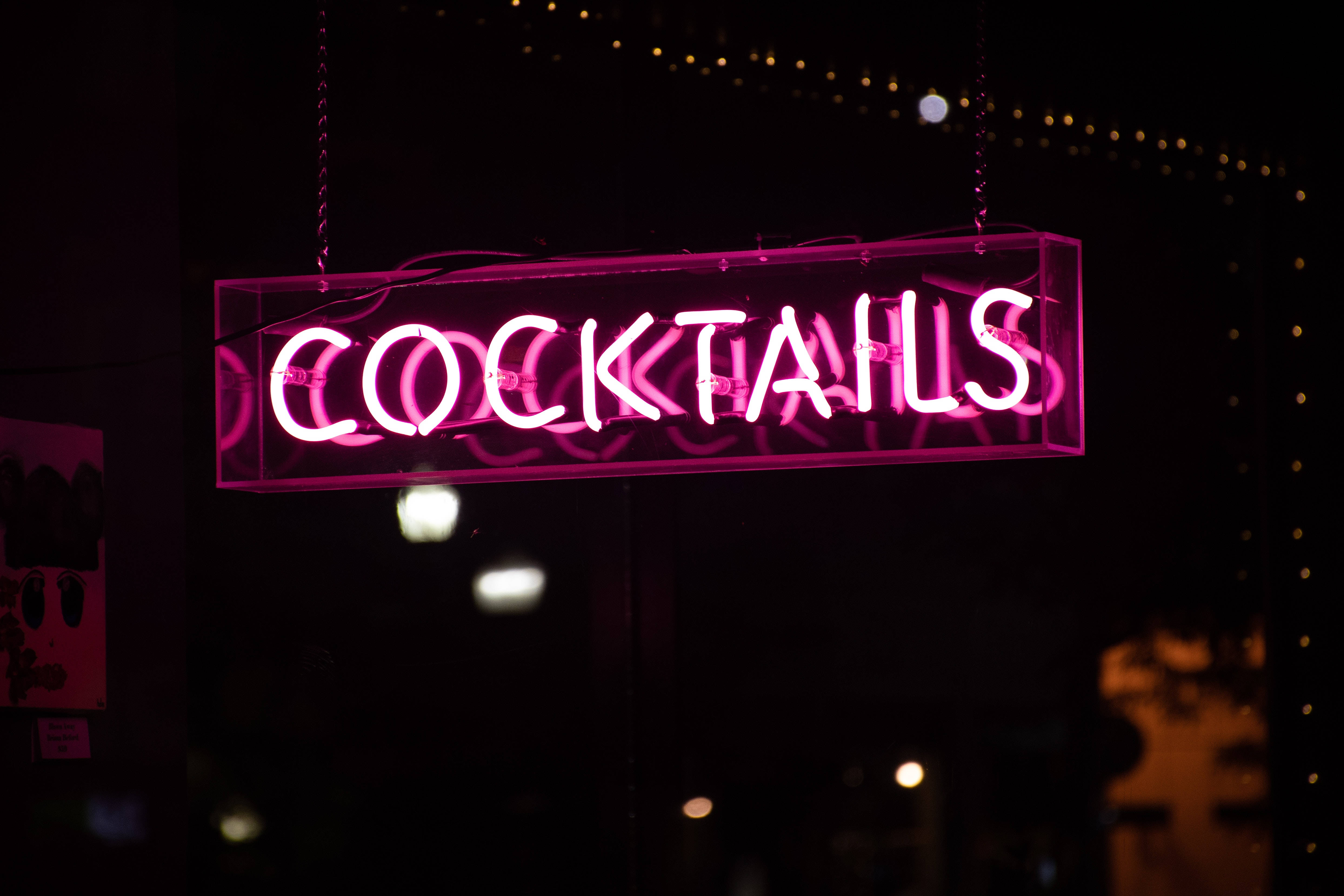 Cocktails, pink neon sign, glowing, 4K Desktop Wallpaper