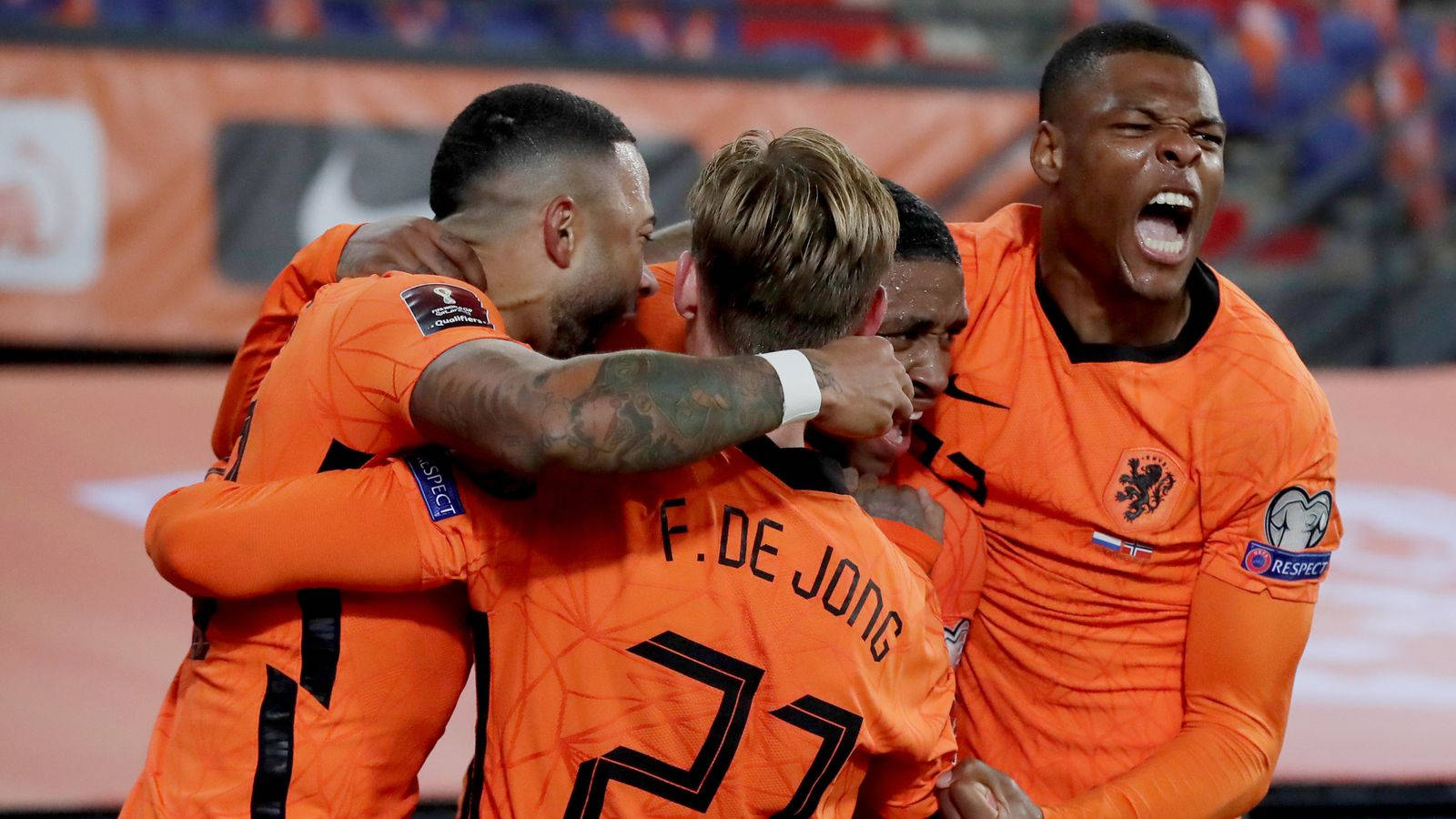 Netherlands National Football Team, orange-clad, Dutch soccer players, HD Desktop Wallpaper