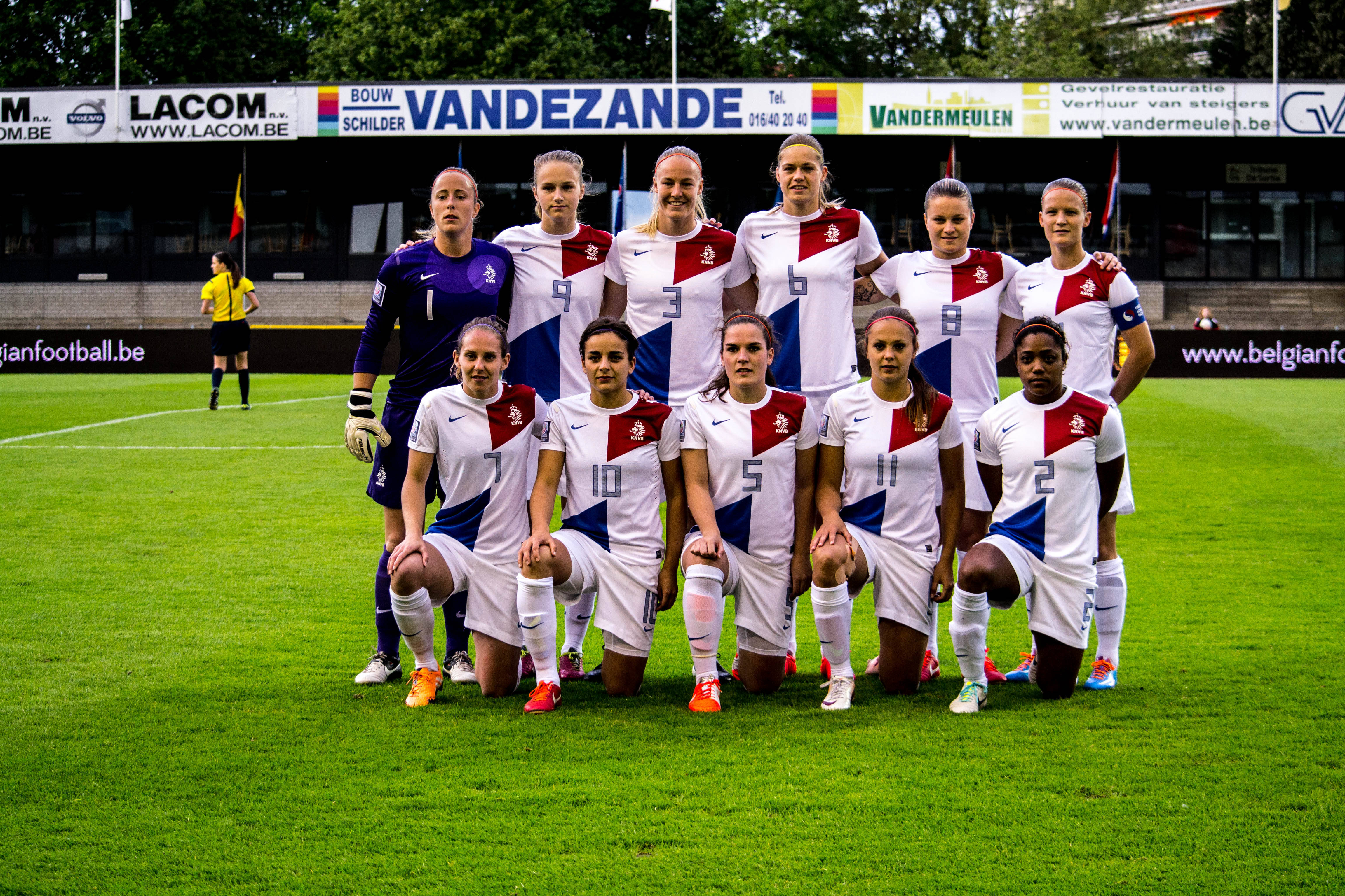 Netherlands National Football Team, women's edition, white red and blue uniforms, 4K Desktop Wallpaper