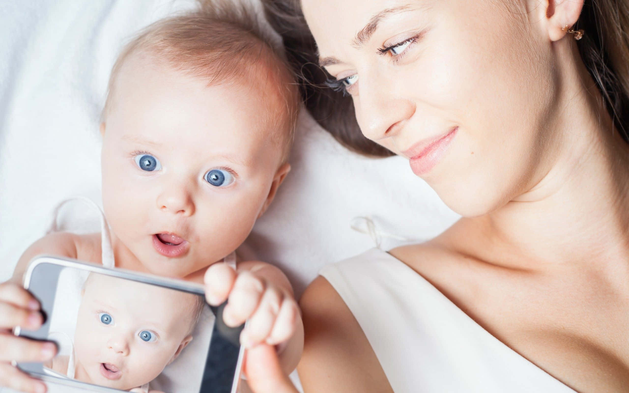 baby, mother, phone, 2K Desktop Wallpaper