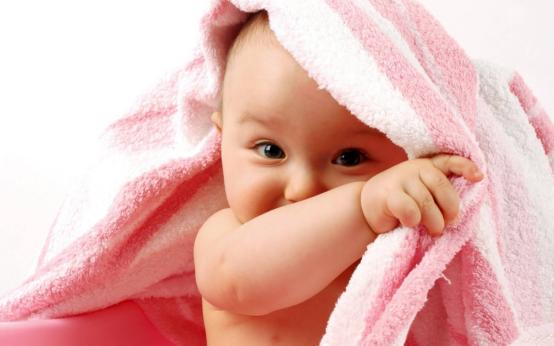 pink and white striped towel, baby, curious eyes, Full HD Desktop Wallpaper
