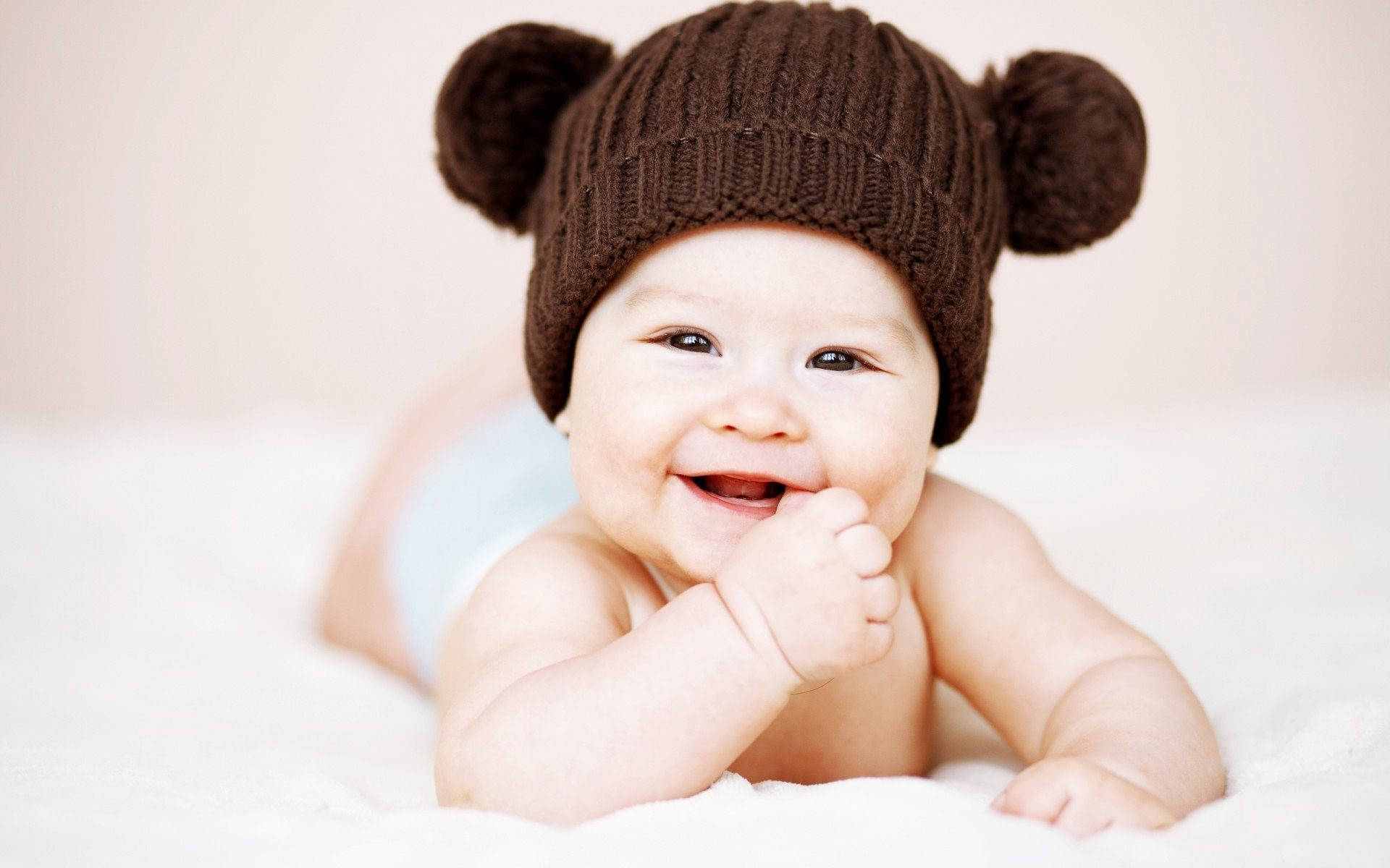 brown knitted bear-ear hat, soft white blanket, joyful baby, Full HD Desktop Wallpaper