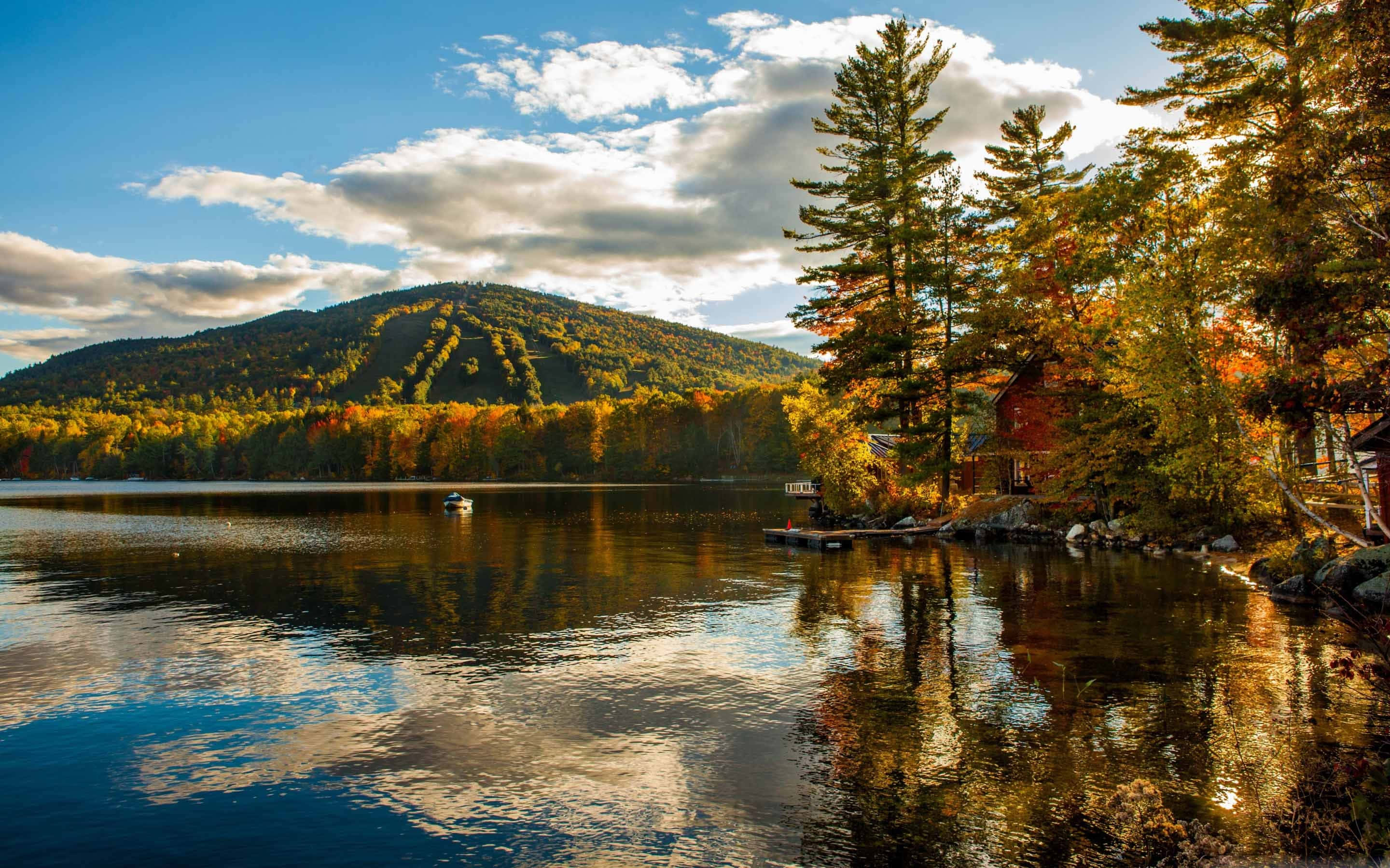 New England Autumn, autumn lake, golden trees, 2K Desktop Wallpaper