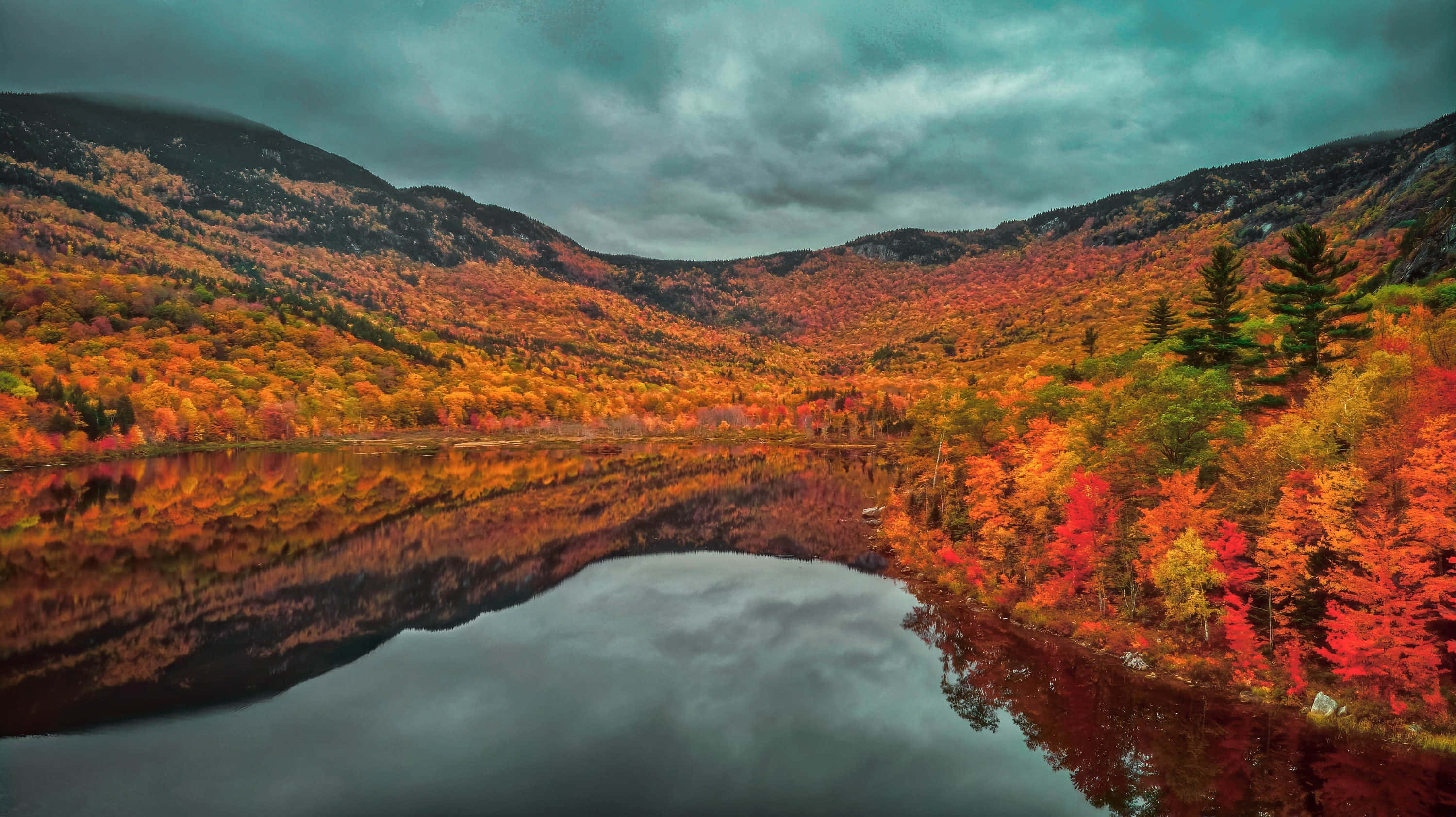 New England Autumn, lake, colorful autumn trees, 2K Desktop Wallpaper