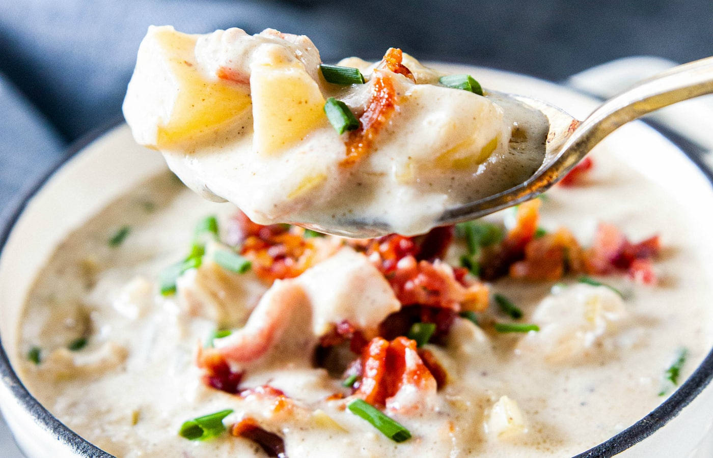 New England clam chowder, creamy, chunks of potato, HD Desktop Wallpaper
