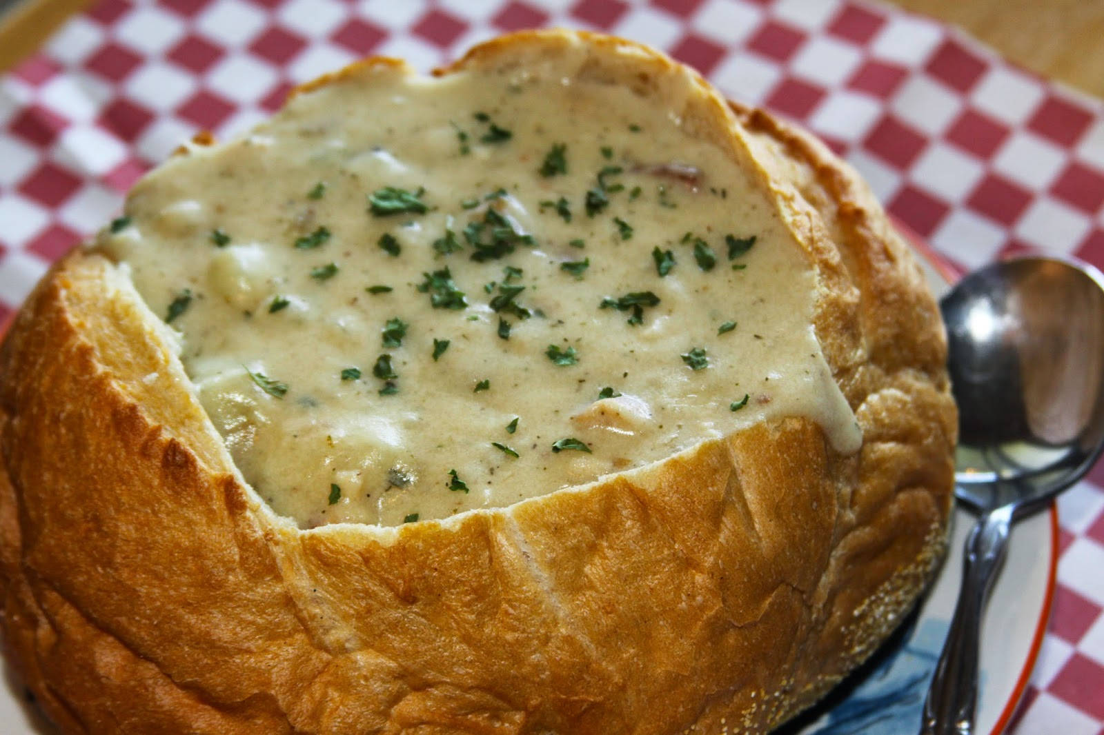 New England Clam Chowder, bread bowl, golden-brown, HD Desktop Wallpaper
