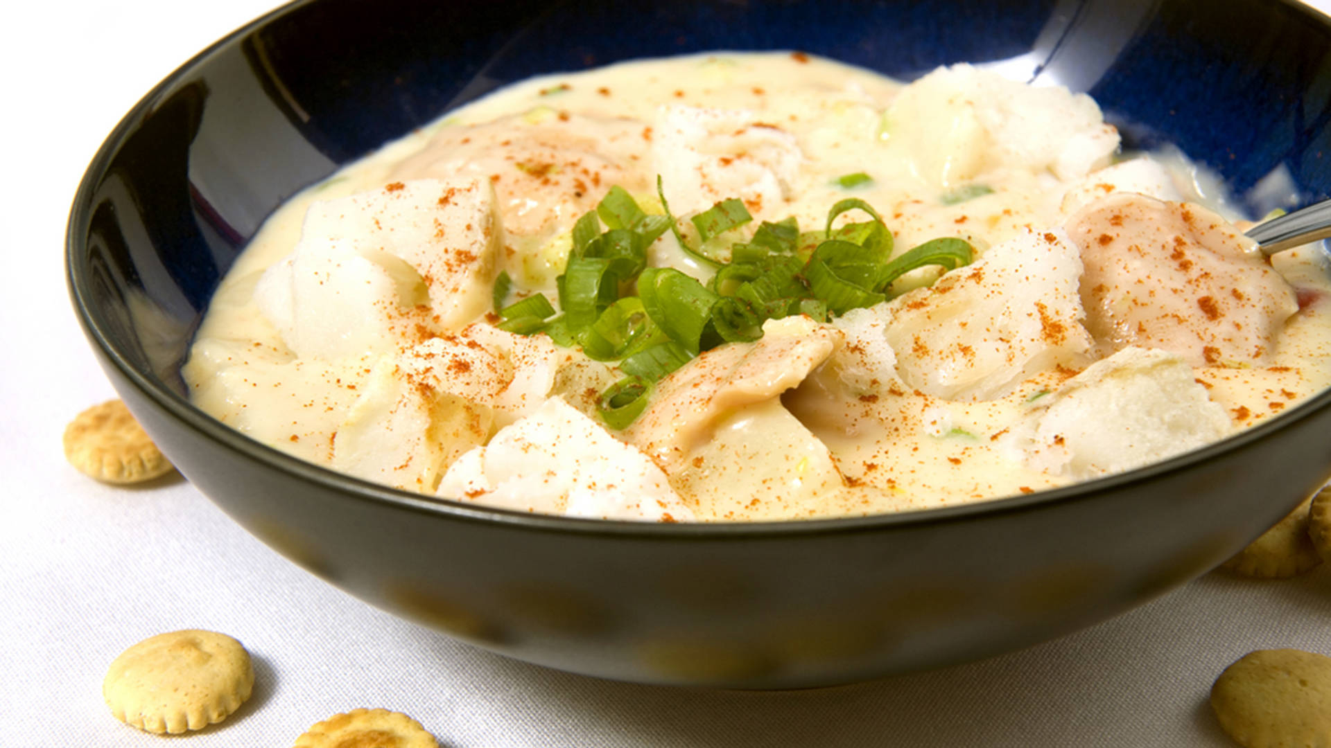 New England Clam Chowder, creamy, dark bowl, Full HD Desktop Wallpaper