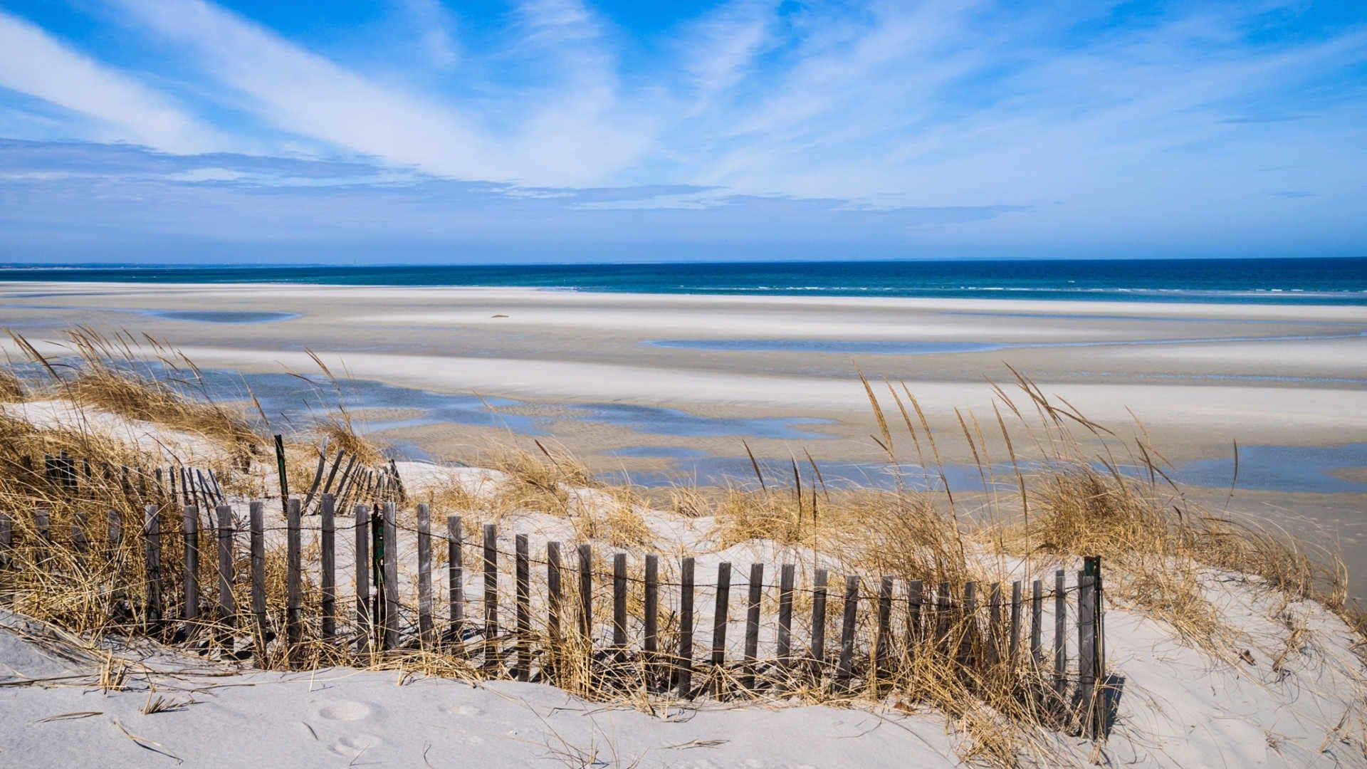 New England Summer, wooden fence, sandy dunes, Full HD Desktop Wallpaper