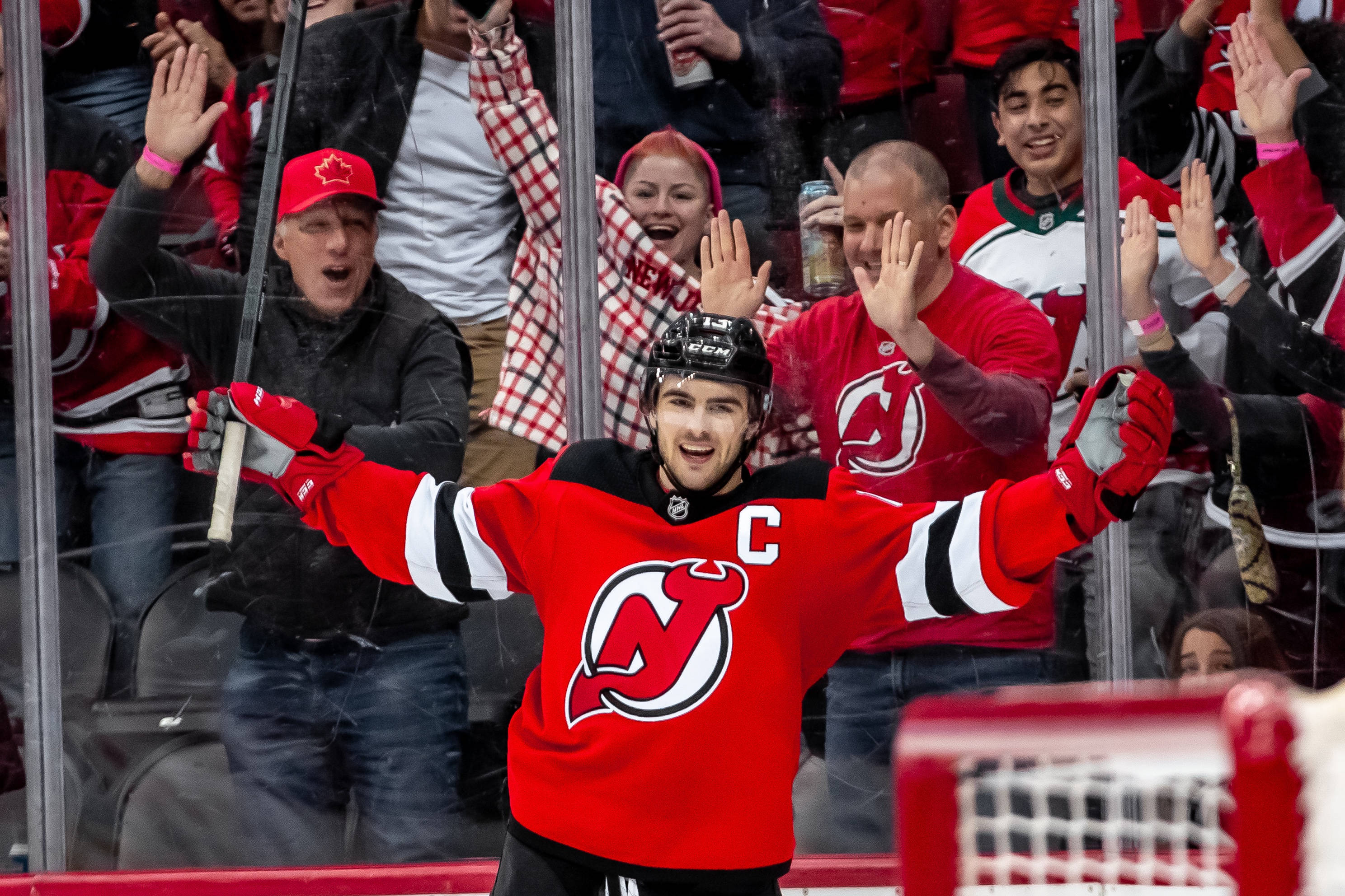 New Jersey Devils, red jersey, cheering fans, 2K Desktop Wallpaper