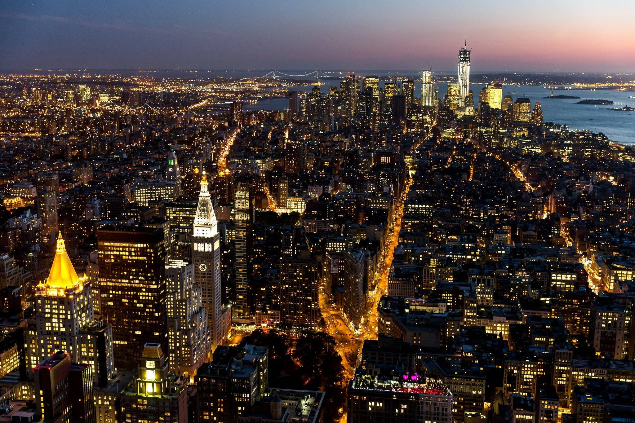 New York City, dusk, glowing skyscrapers, Full HD Desktop Wallpaper