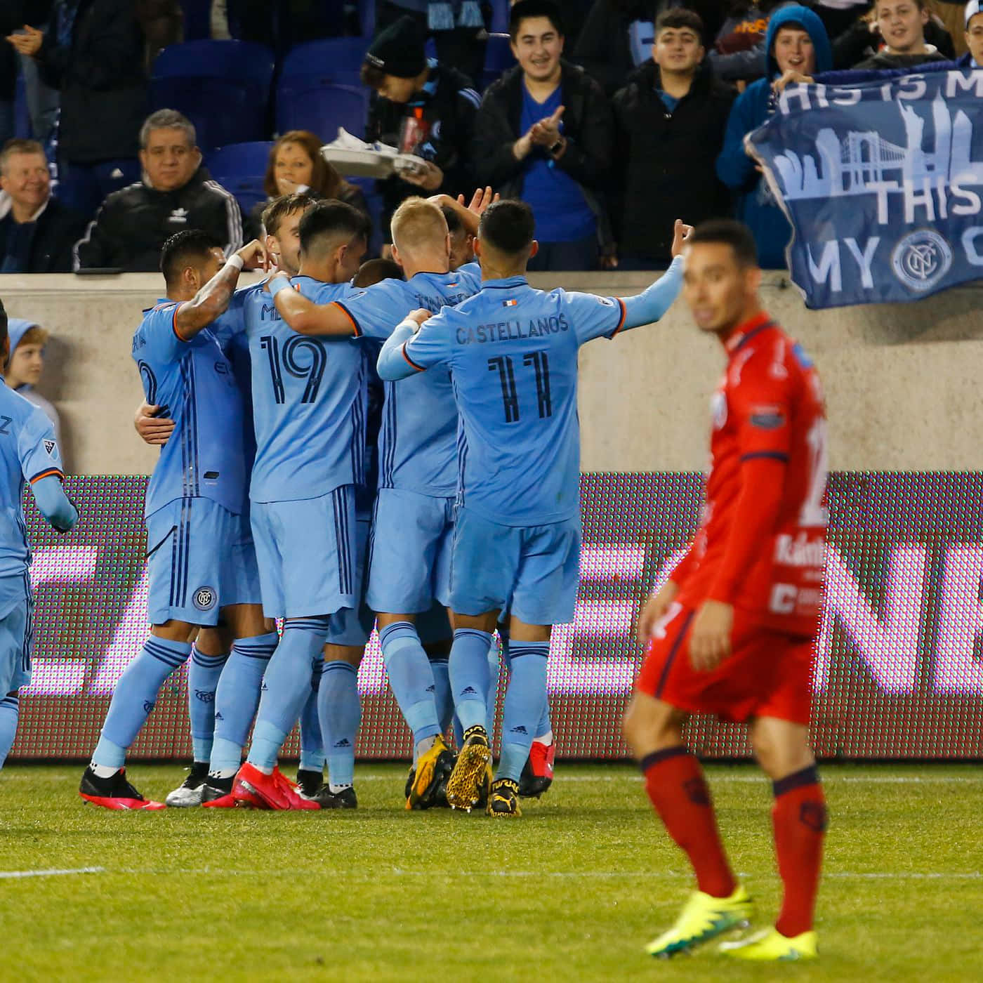New York City FC, light blue jerseys, vibrant green field, HD Desktop Wallpaper
