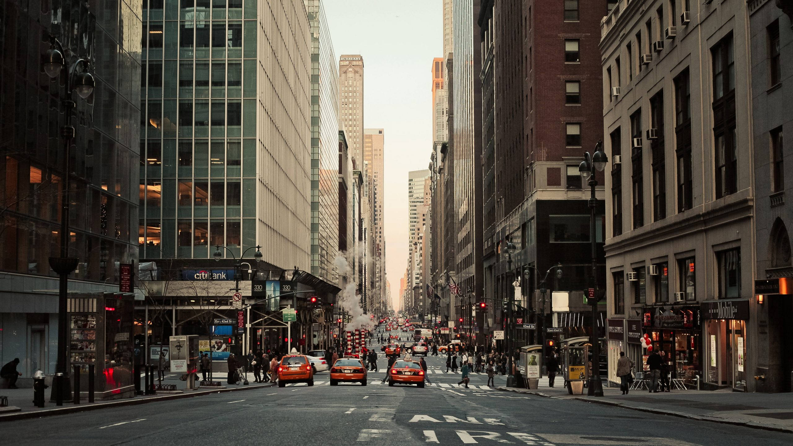 New York City, skyscrapers, red taxis, 2K Desktop Wallpaper