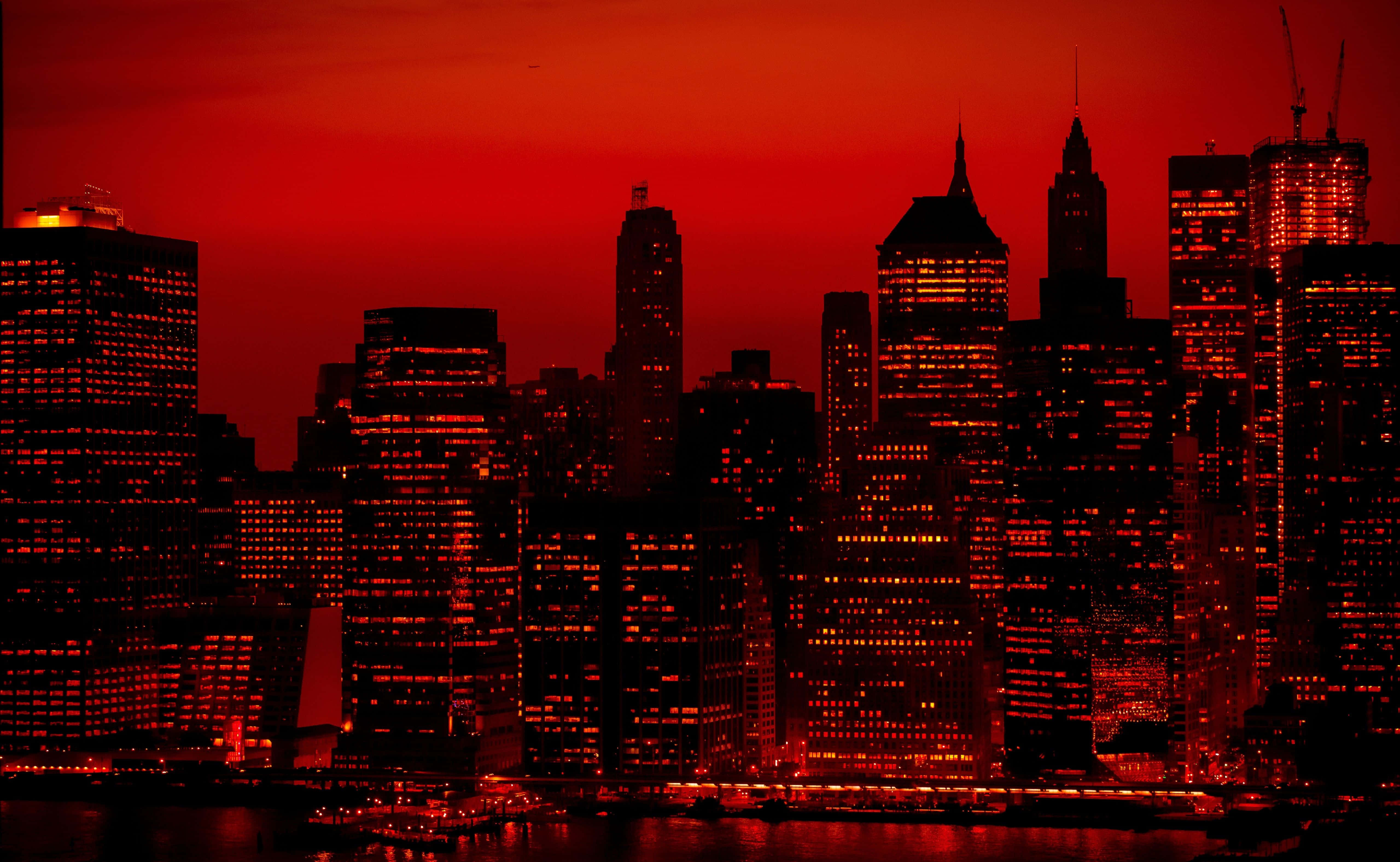 New York Skyline, dusk, fiery red light, 5K Desktop Wallpaper