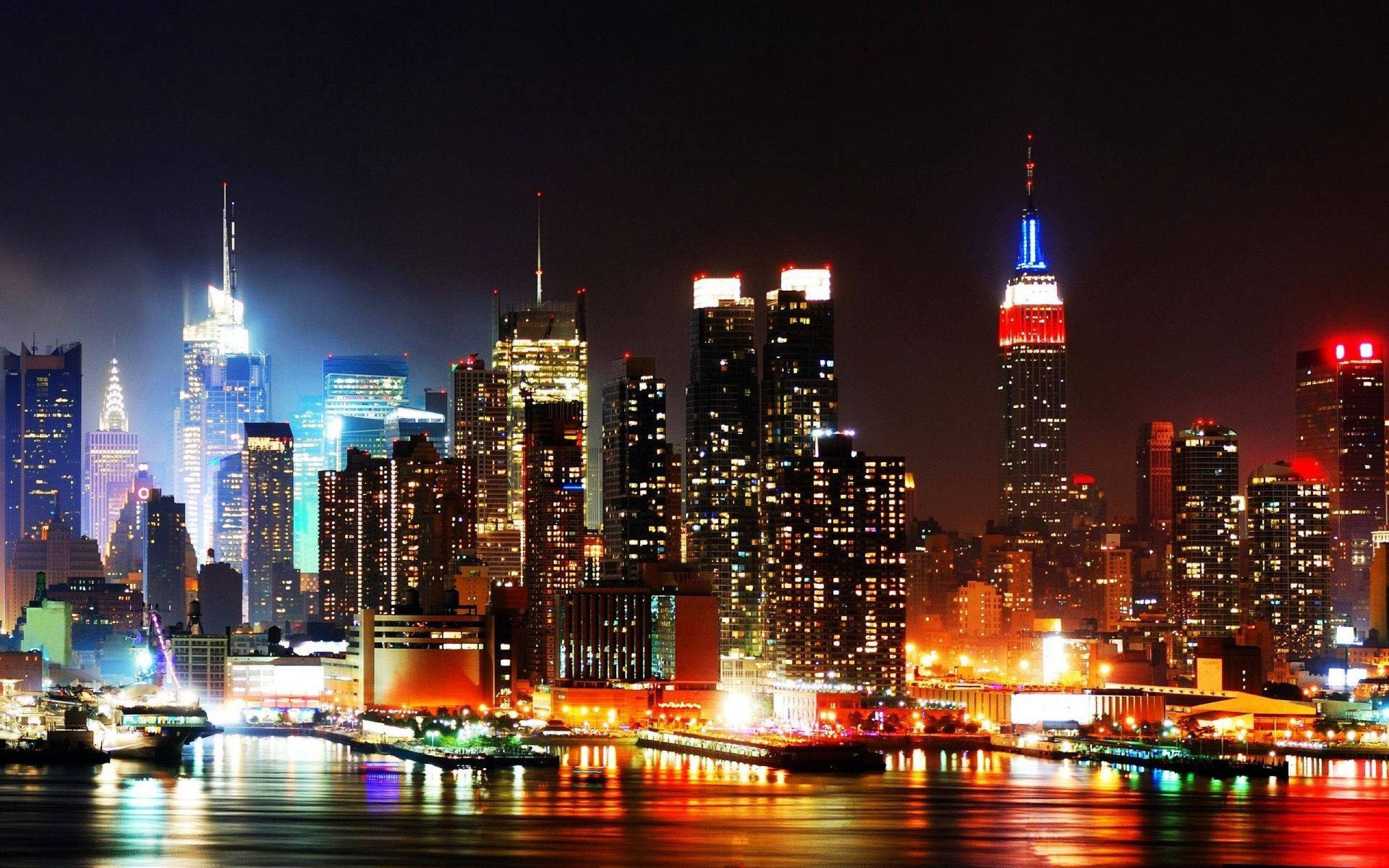 New York Skyline, riverside, nighttime cityscape, 2K Desktop Wallpaper