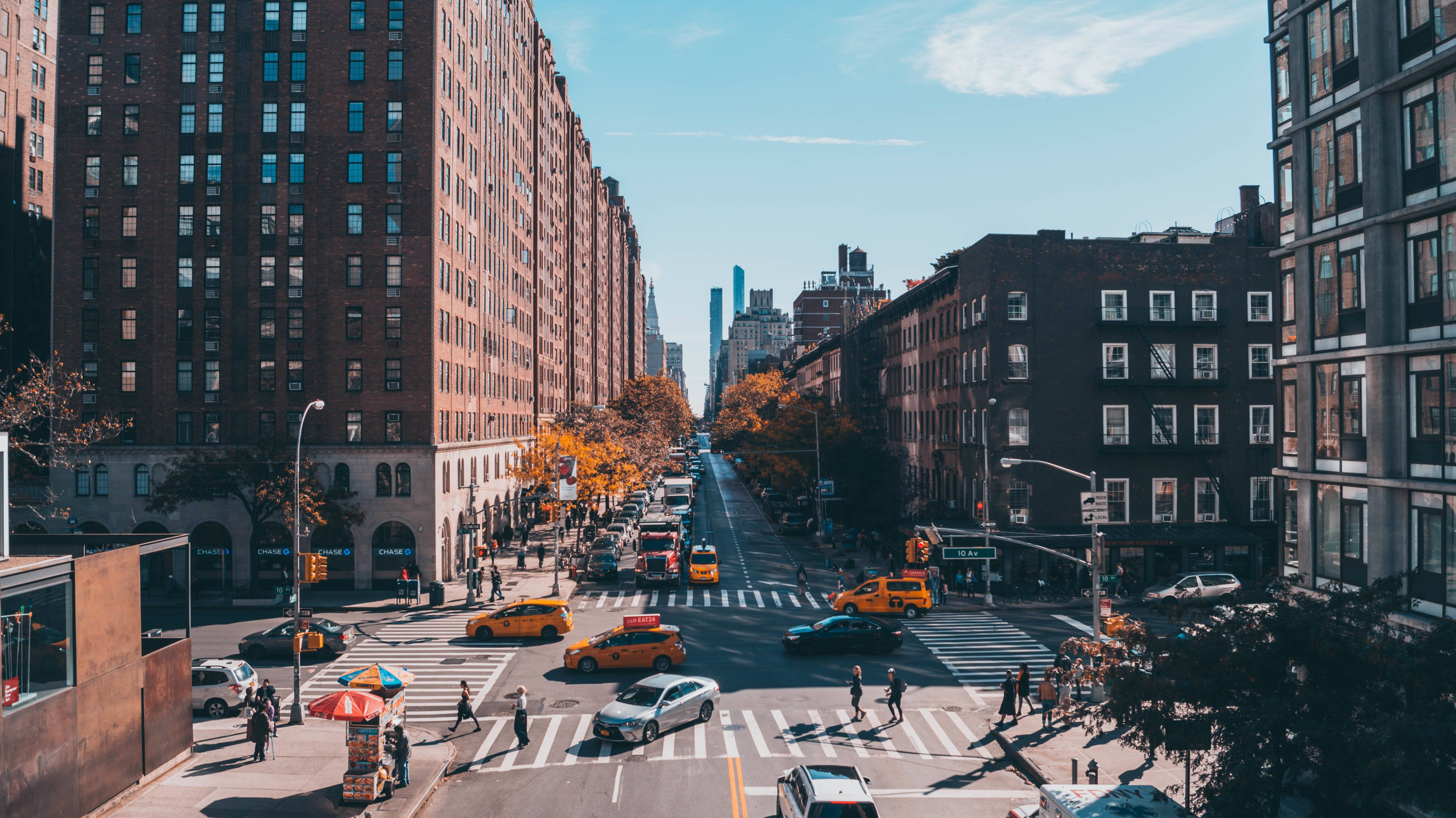 New York Street, yellow taxis, autumn, 5K Desktop Wallpaper