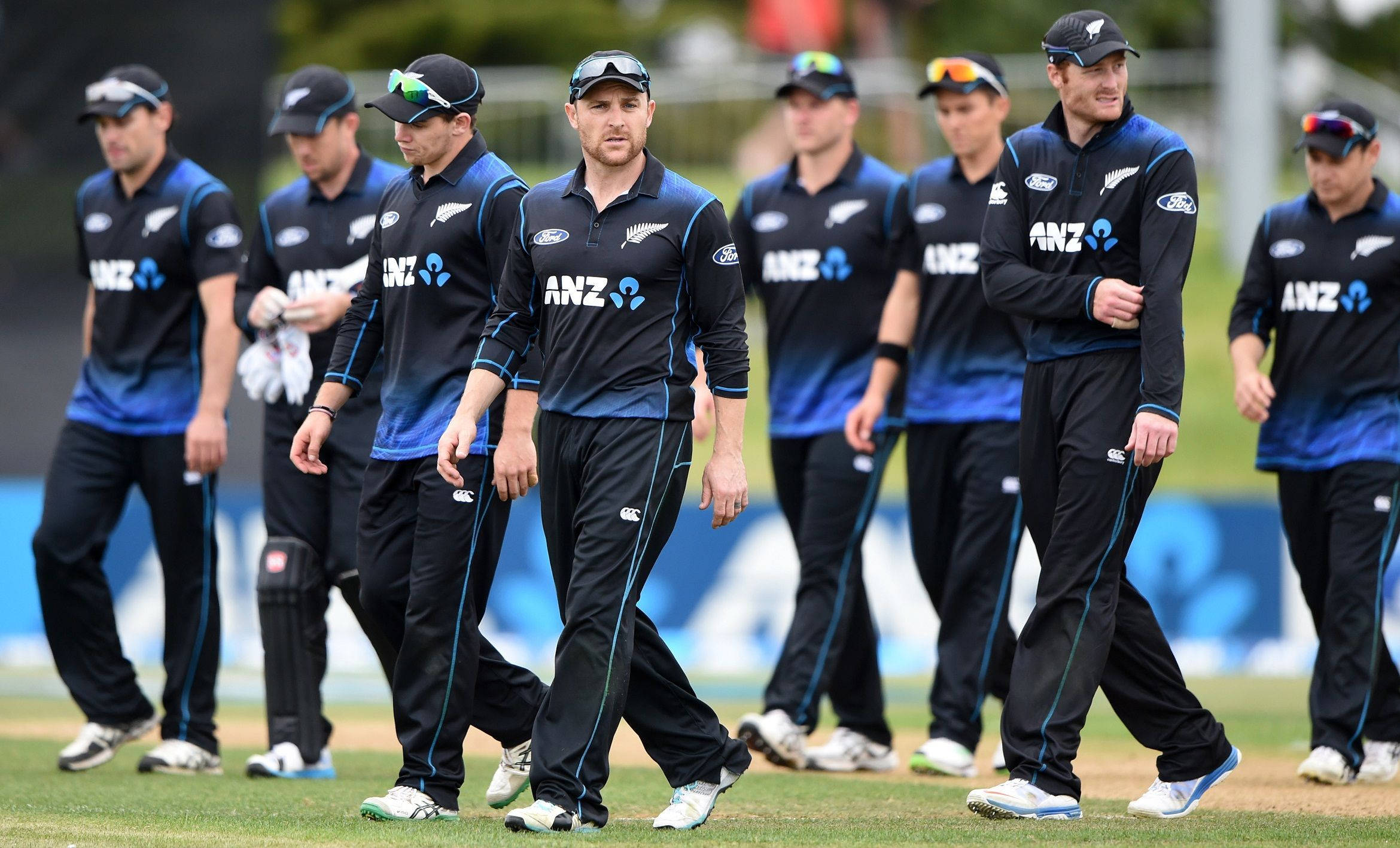 New Zealand Cricket Team, blue and black uniforms, green field, Full HD Desktop Wallpaper
