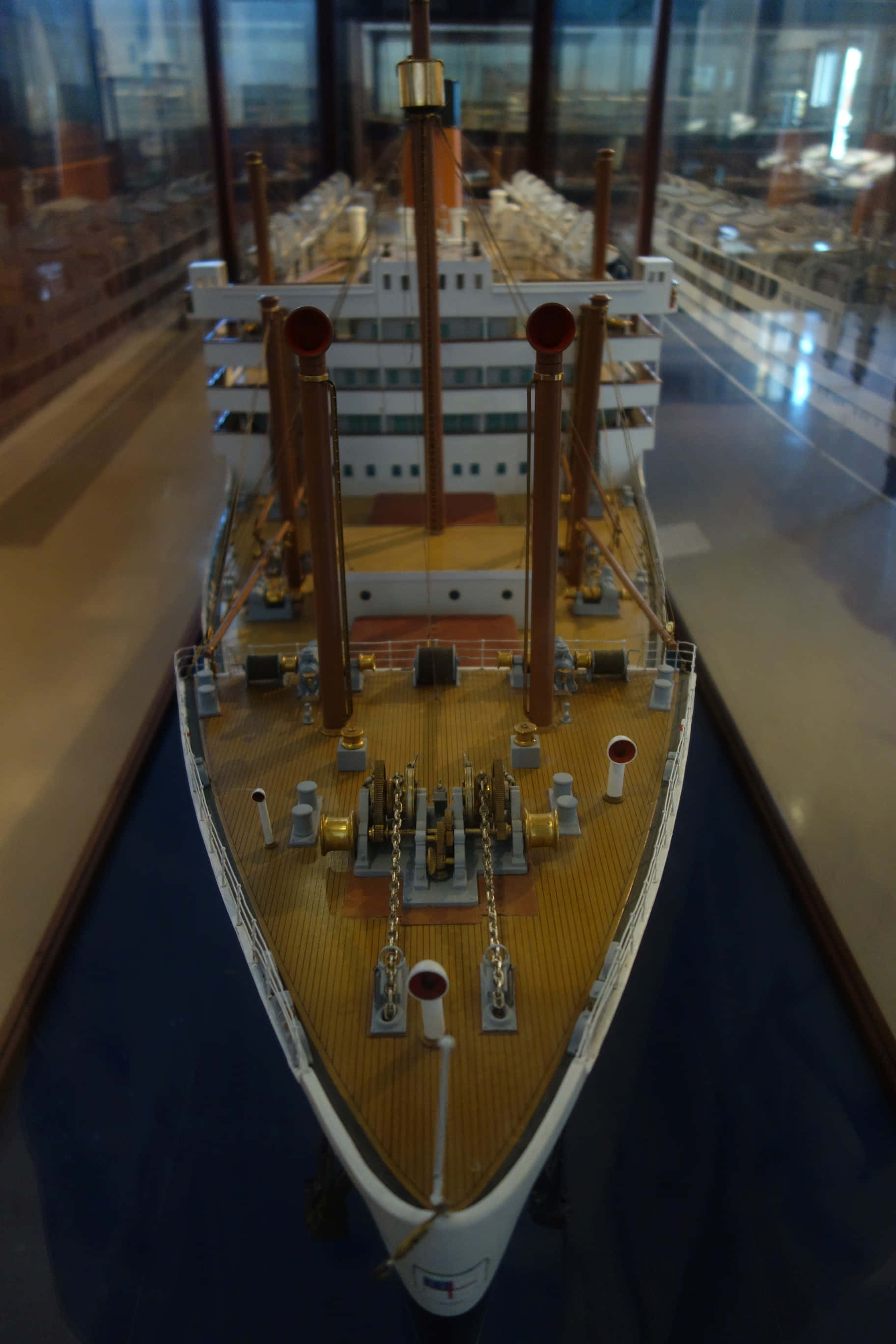 ship model exhibit, vintage ocean liner, glass case, 2K Phone Wallpaper