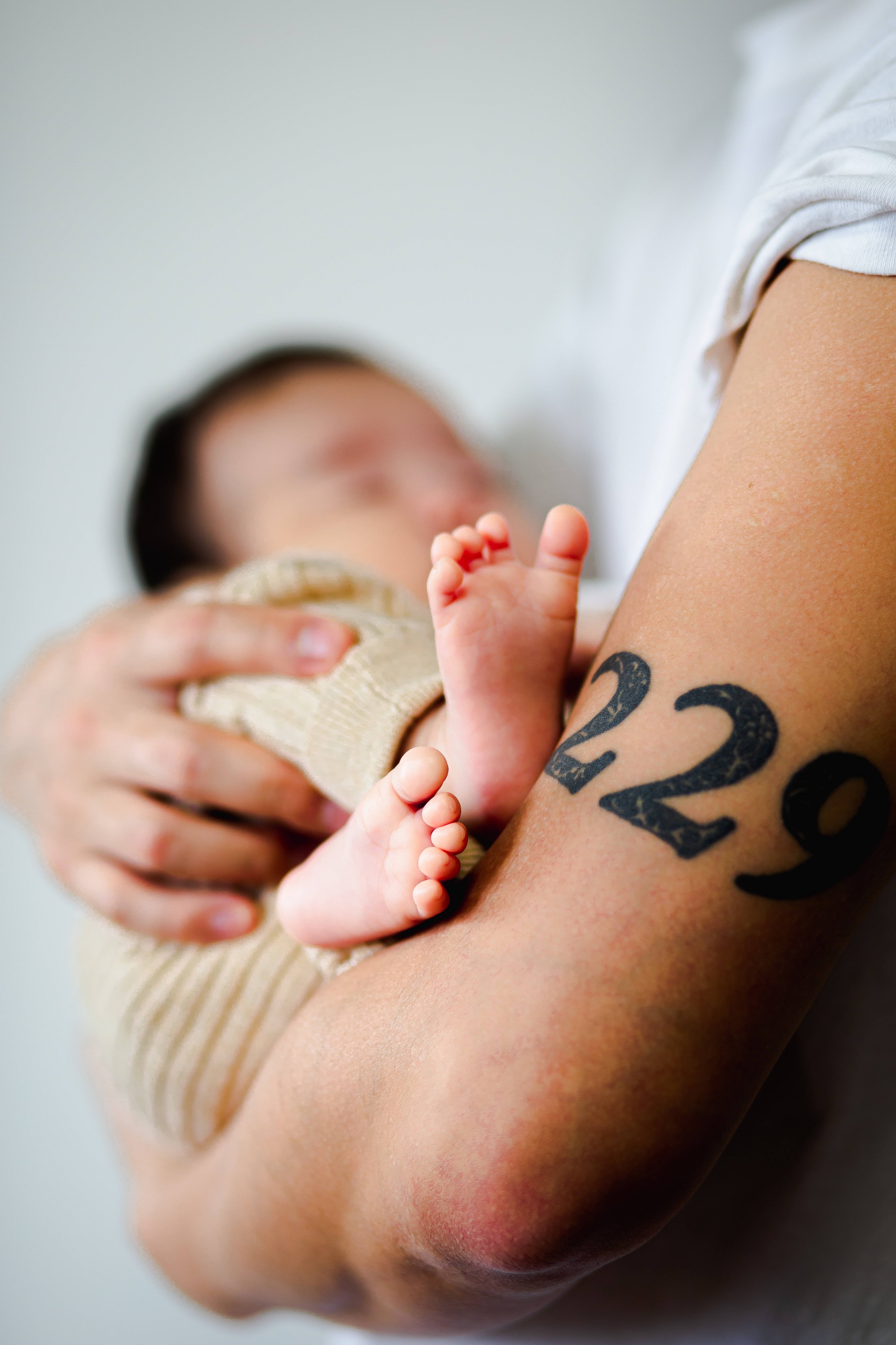 newborn baby girl, 229 tattoo, tiny feet, 5K Phone Wallpaper