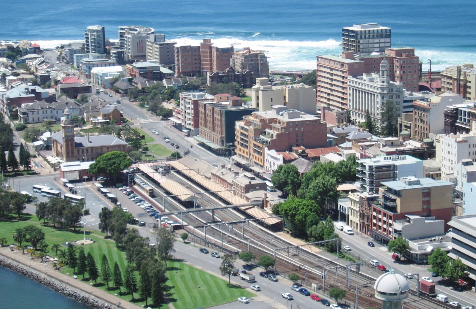 Newcastle Australia, coastal cityscape, train station, HD Desktop Wallpaper
