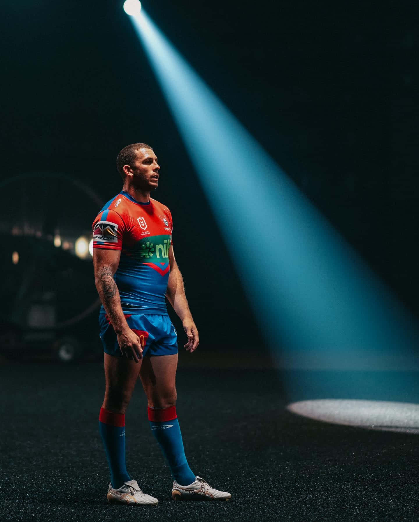 Newcastle Knights, red blue uniform, spotlight, HD Phone Wallpaper
