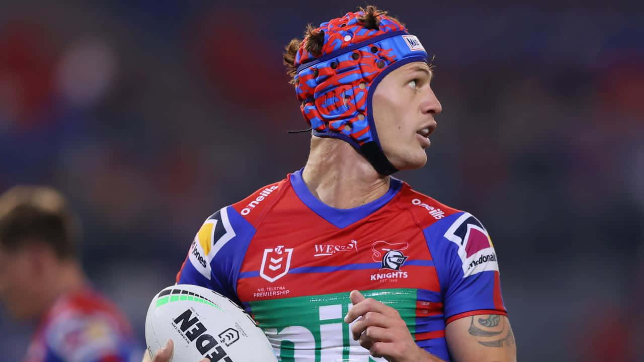 Newcastle Knights, red blue and green jersey, patterned headguard, HD Desktop Wallpaper
