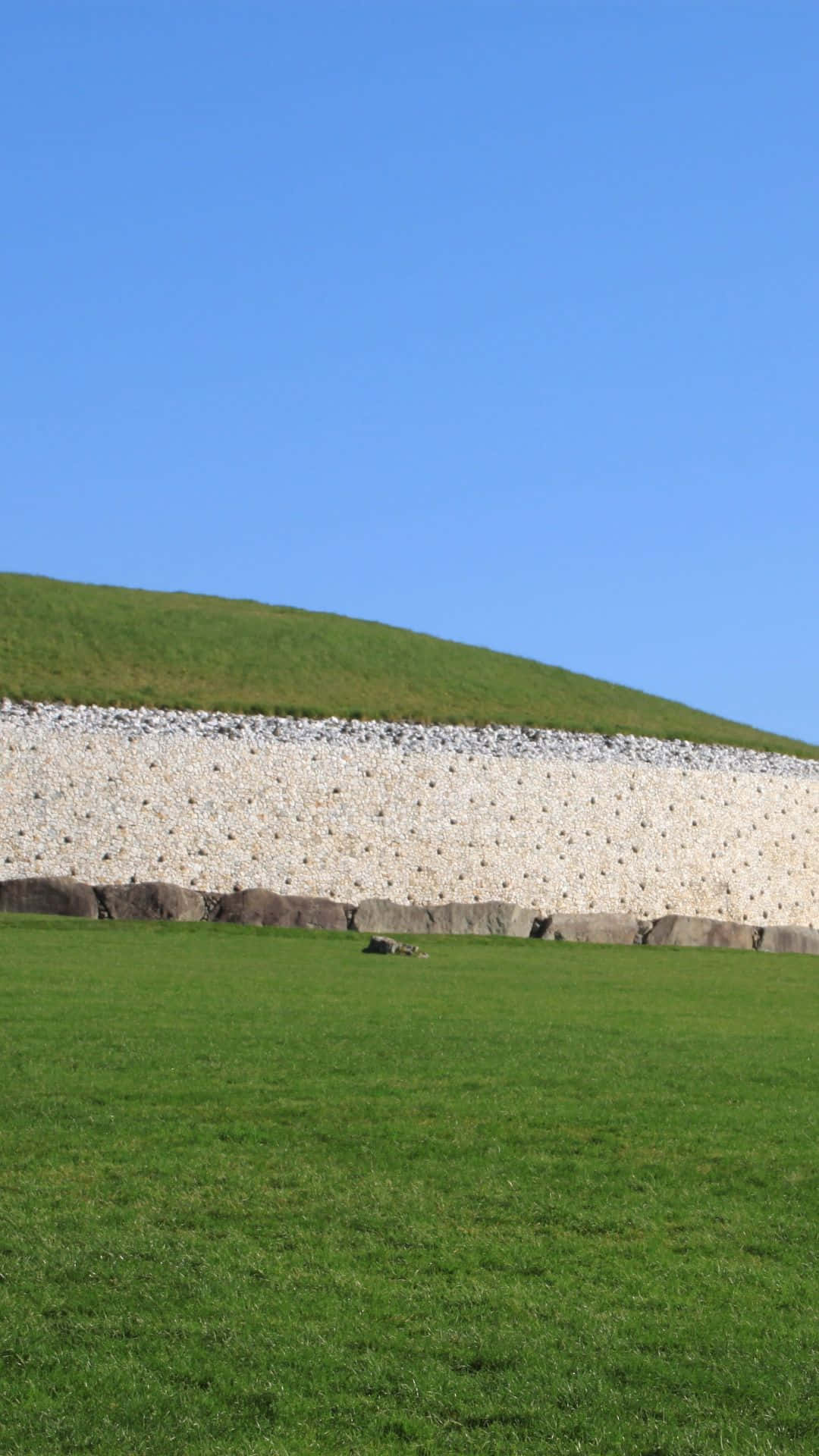 Newgrange, grassy hill, white stone wall, Full HD Phone Wallpaper