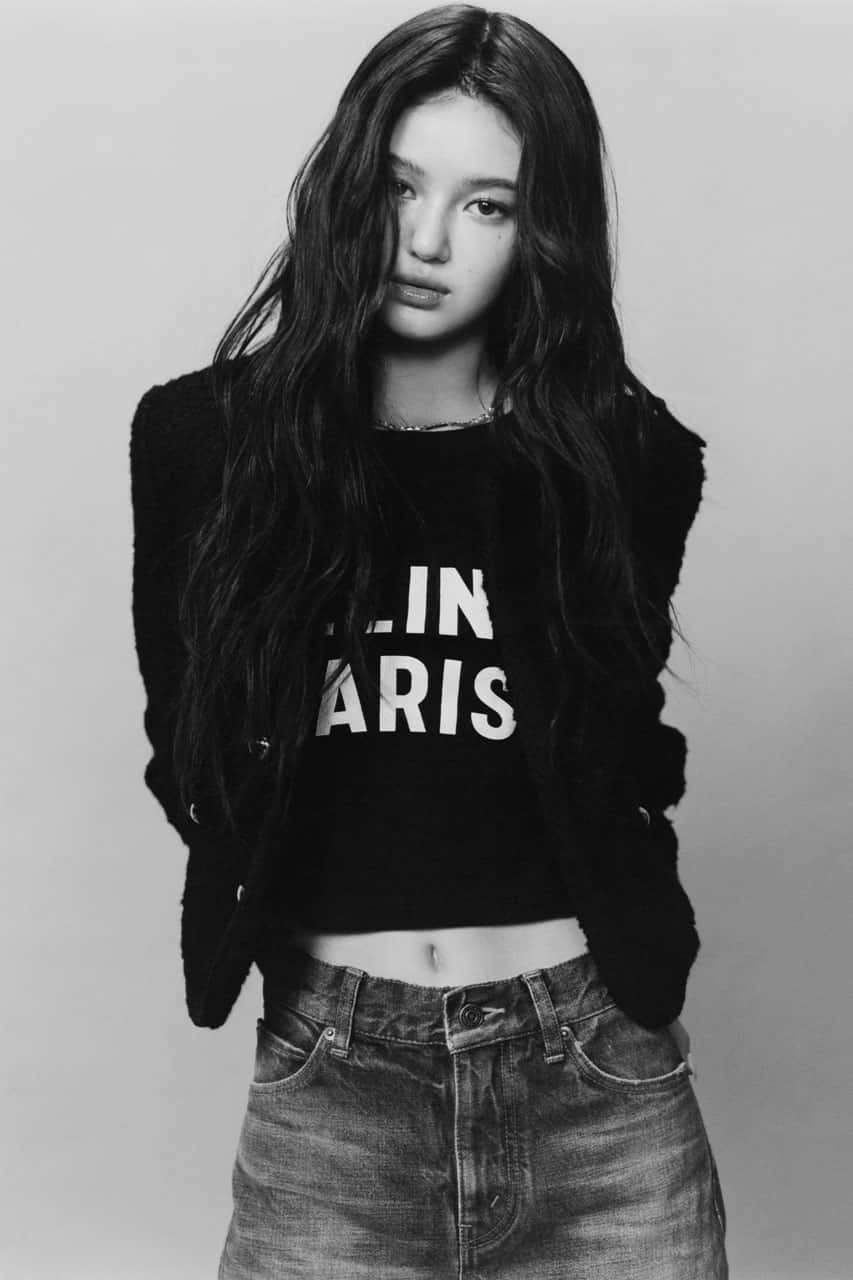 Newjeans, black cropped sweatshirt, jeans, HD Phone Wallpaper