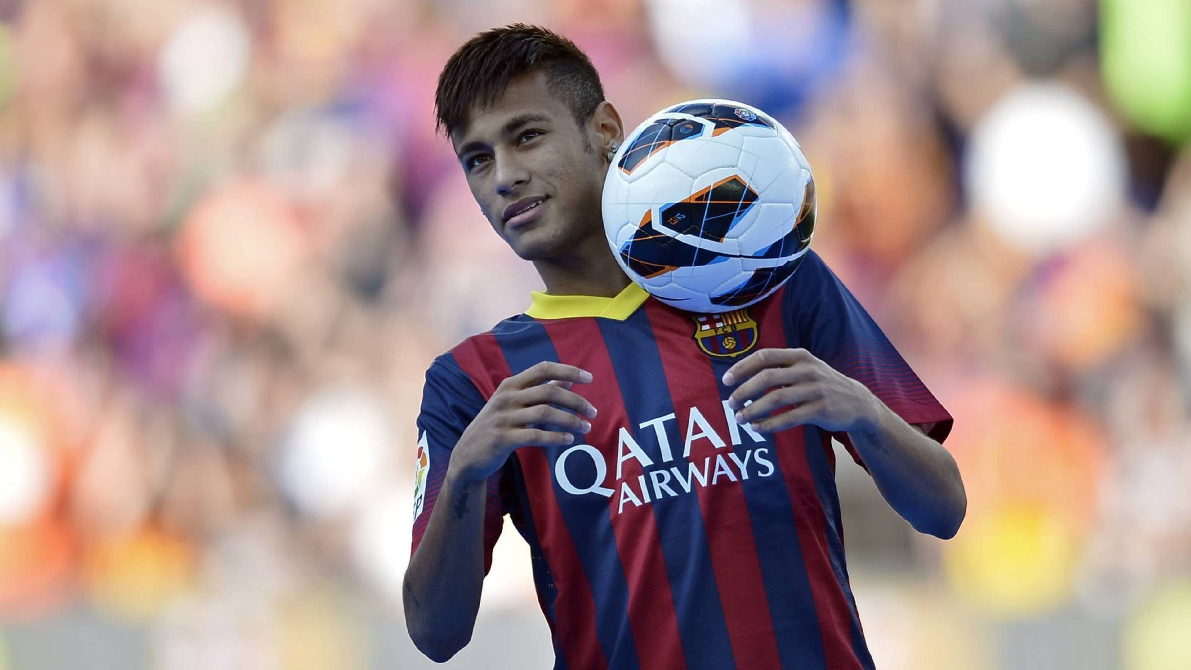 Neymar 4K, white and black patterned ball, red and blue striped jersey, 4K Desktop Wallpaper