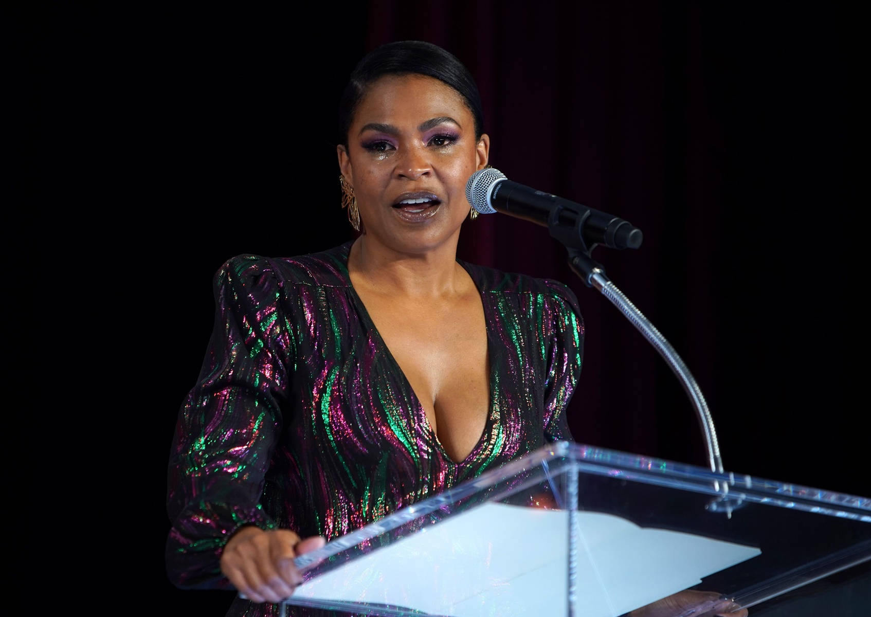 Nia Long, shimmering multicolored dress, microphone, HD Desktop Wallpaper