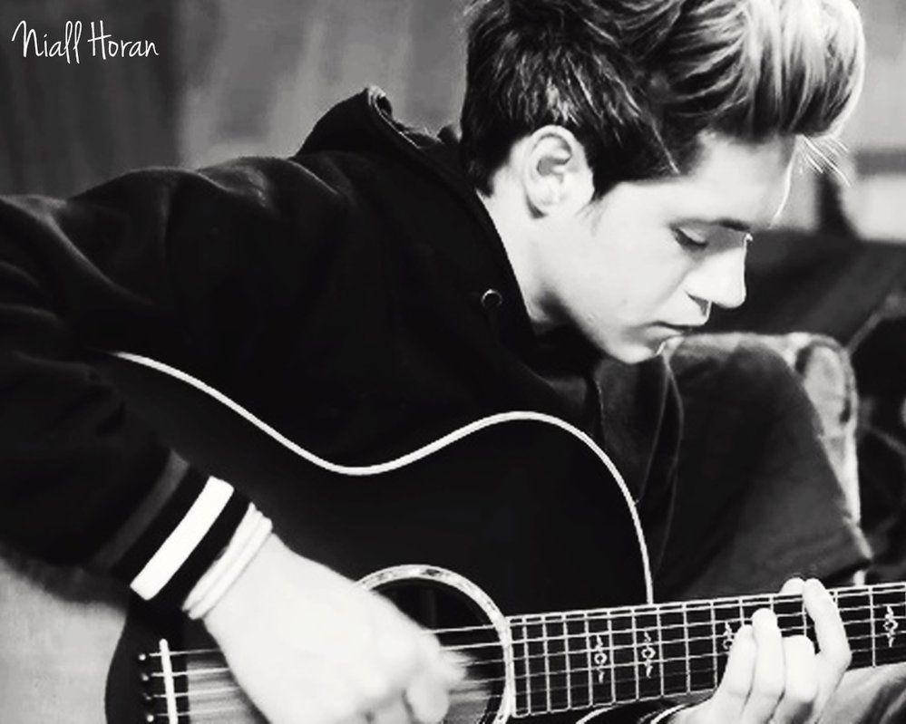 Niall Horan, black hoodie, acoustic guitar, SD Desktop Wallpaper