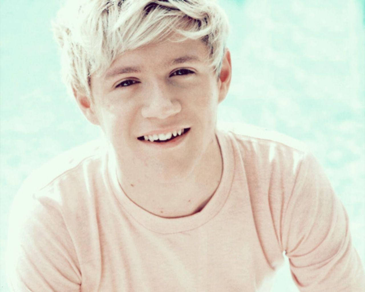 Niall Horan, crooked teeth, tousled blonde hair, HD Desktop Wallpaper