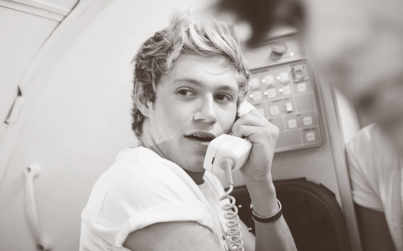 Niall Horan, vintage phone, plane cabin, HD Desktop Wallpaper