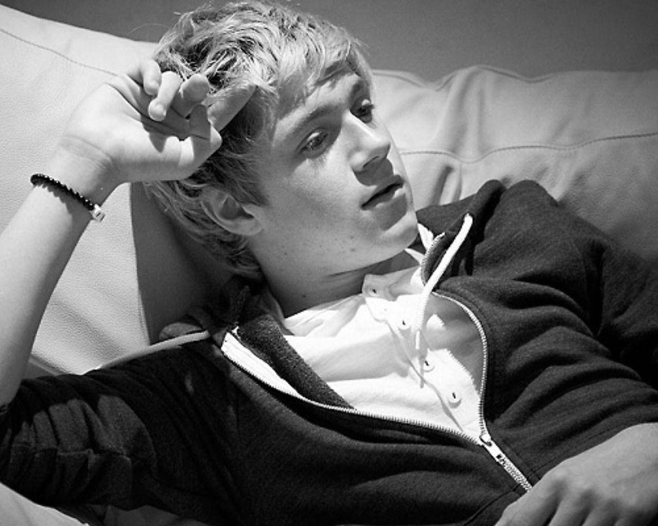 Niall Horan, monochrome, lying down, HD Desktop Wallpaper
